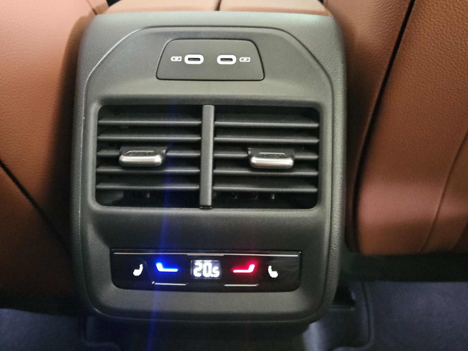 SKODA Superb Combi 2.0 TDi L&K 4x4 DSG-image-18