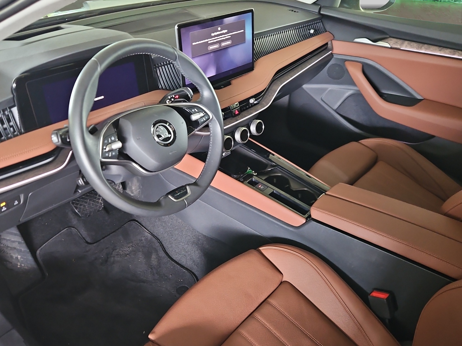 SKODA Superb Combi 2.0 TDi L&K 4x4 DSG-image-5