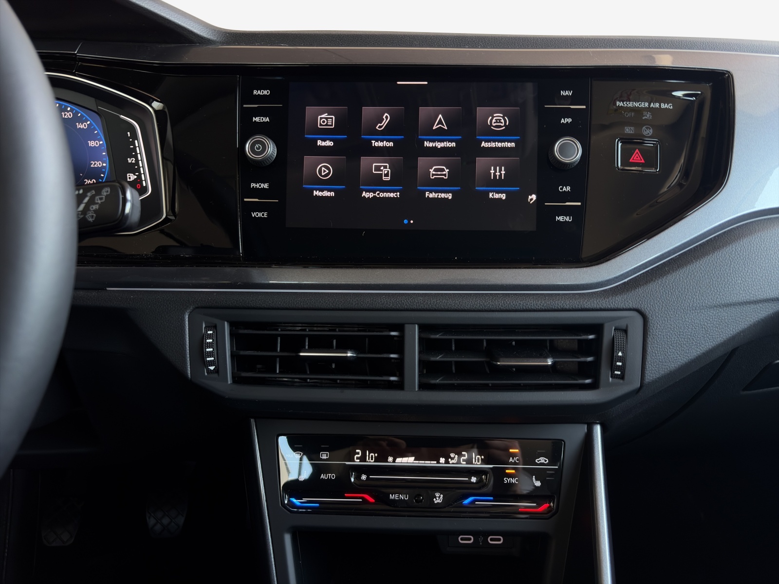 VW Polo 1.0 TSI Style-image-10