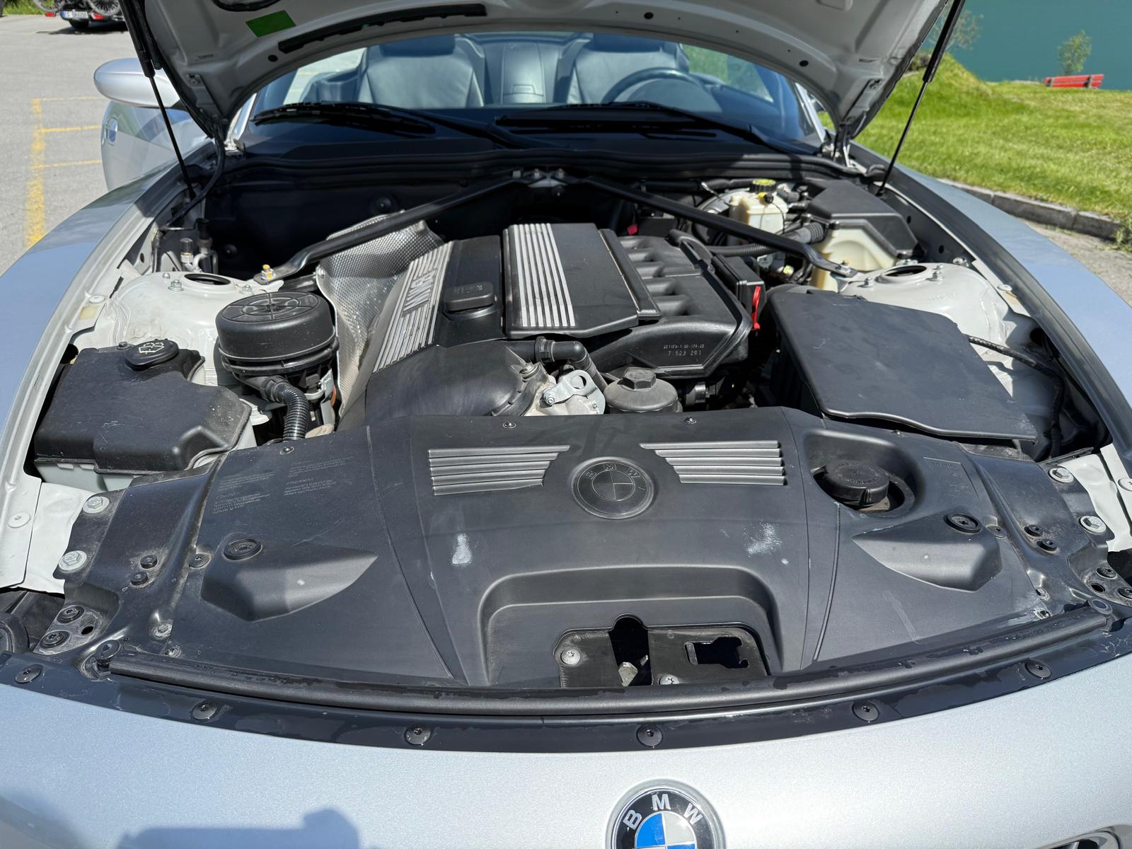 BMW 3.0i Roadster-image-4