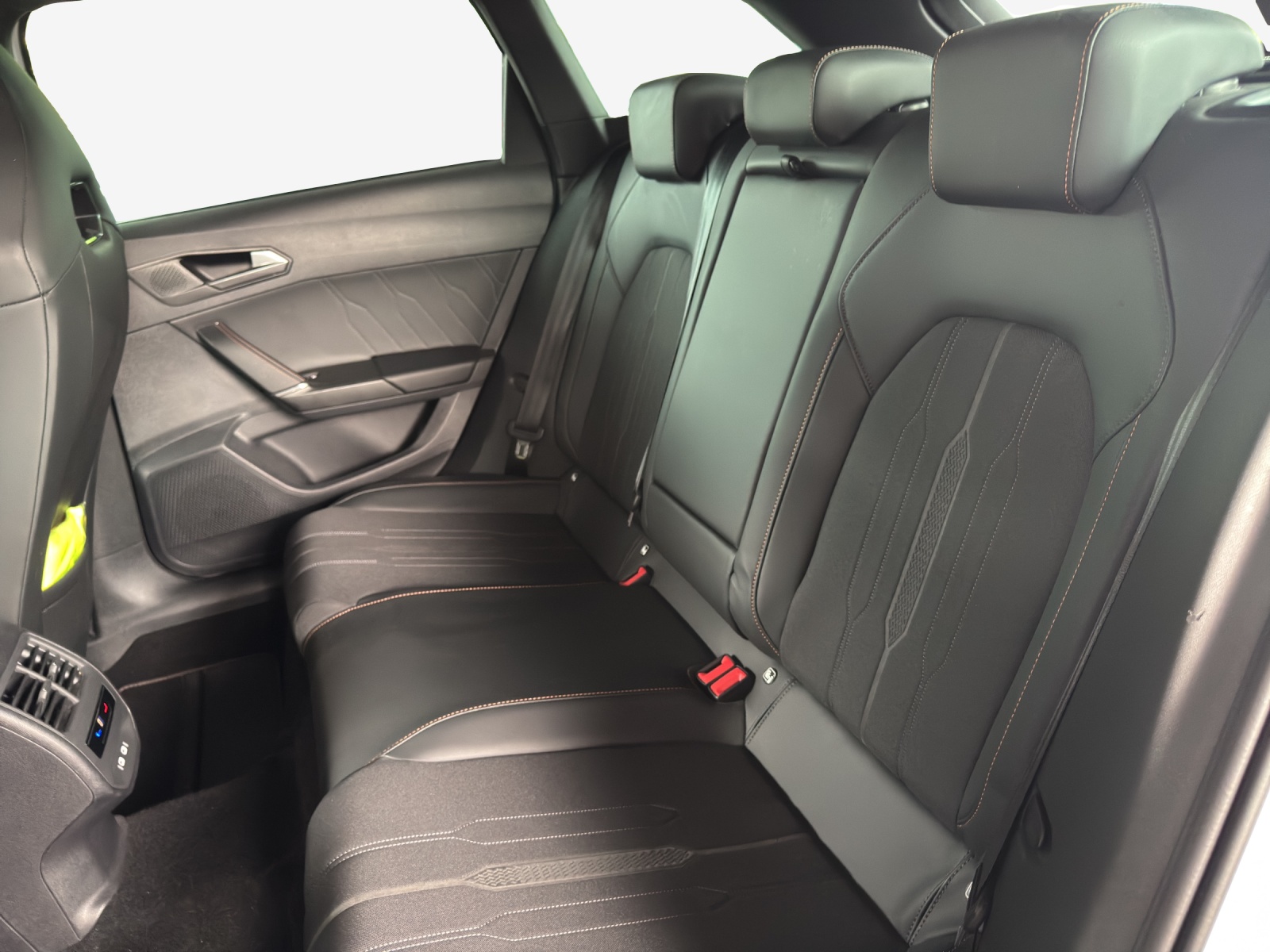 CUPRA LEON ST 1.4 e-HYBRID pHEV DSG-image-12