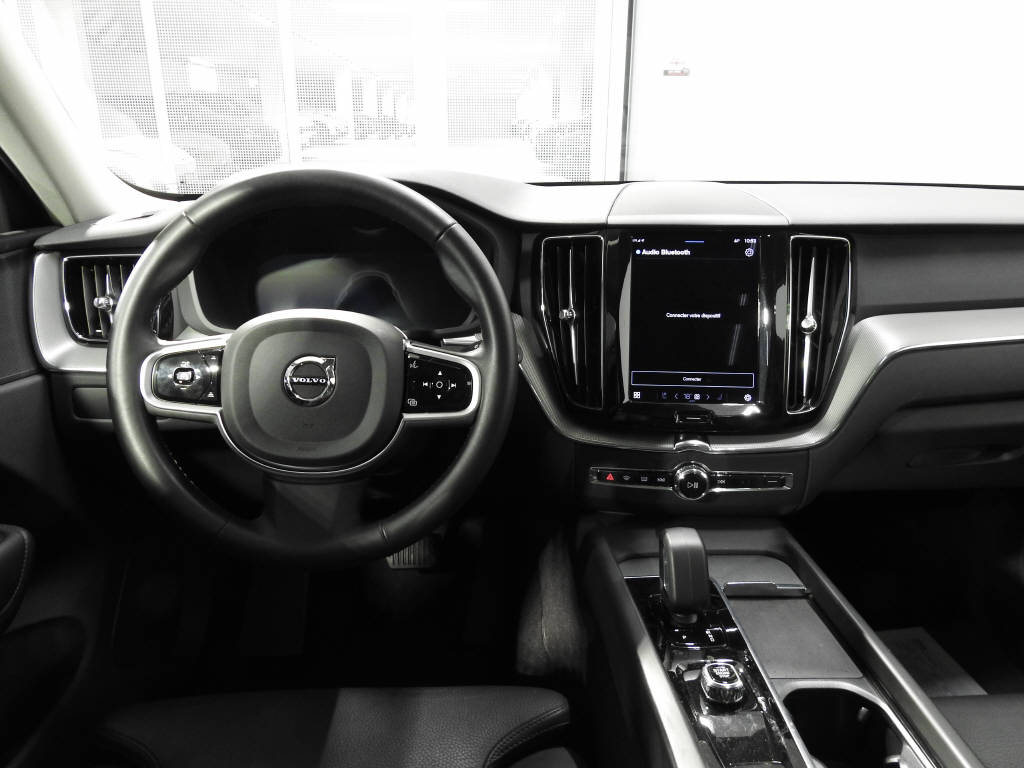 VOLVO XC60 2.0 T6 TE Plus Dark eAWD-image-6
