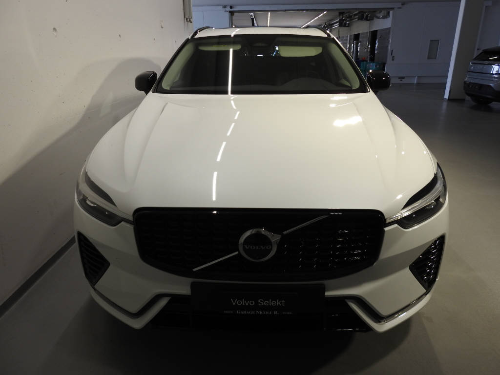 VOLVO XC60 2.0 T6 TE Plus Dark eAWD-image-1