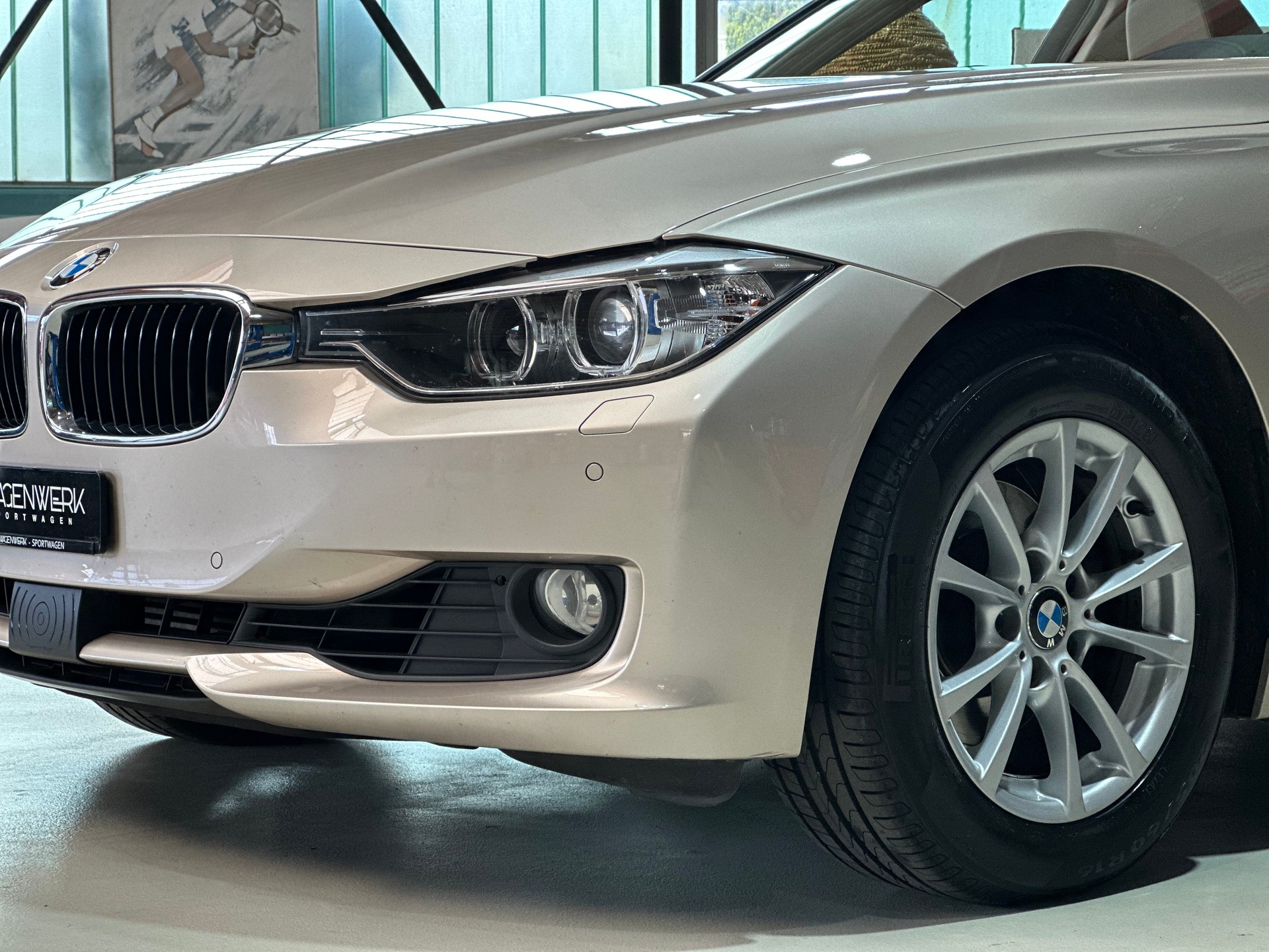 BMW 320i xDrive Touring Modern Line Steptronic-image-22