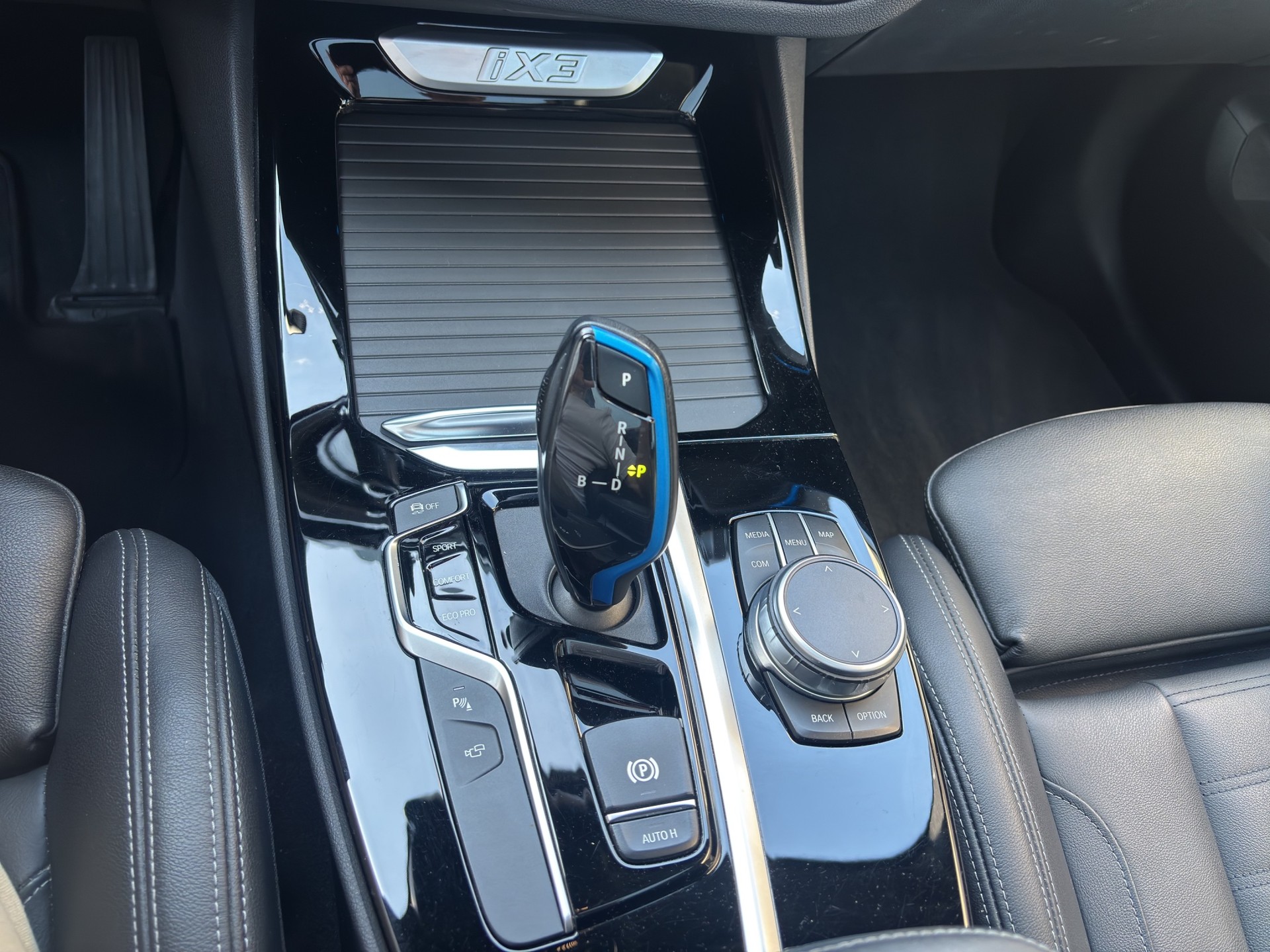 BMW iX3 Impressive-image-14