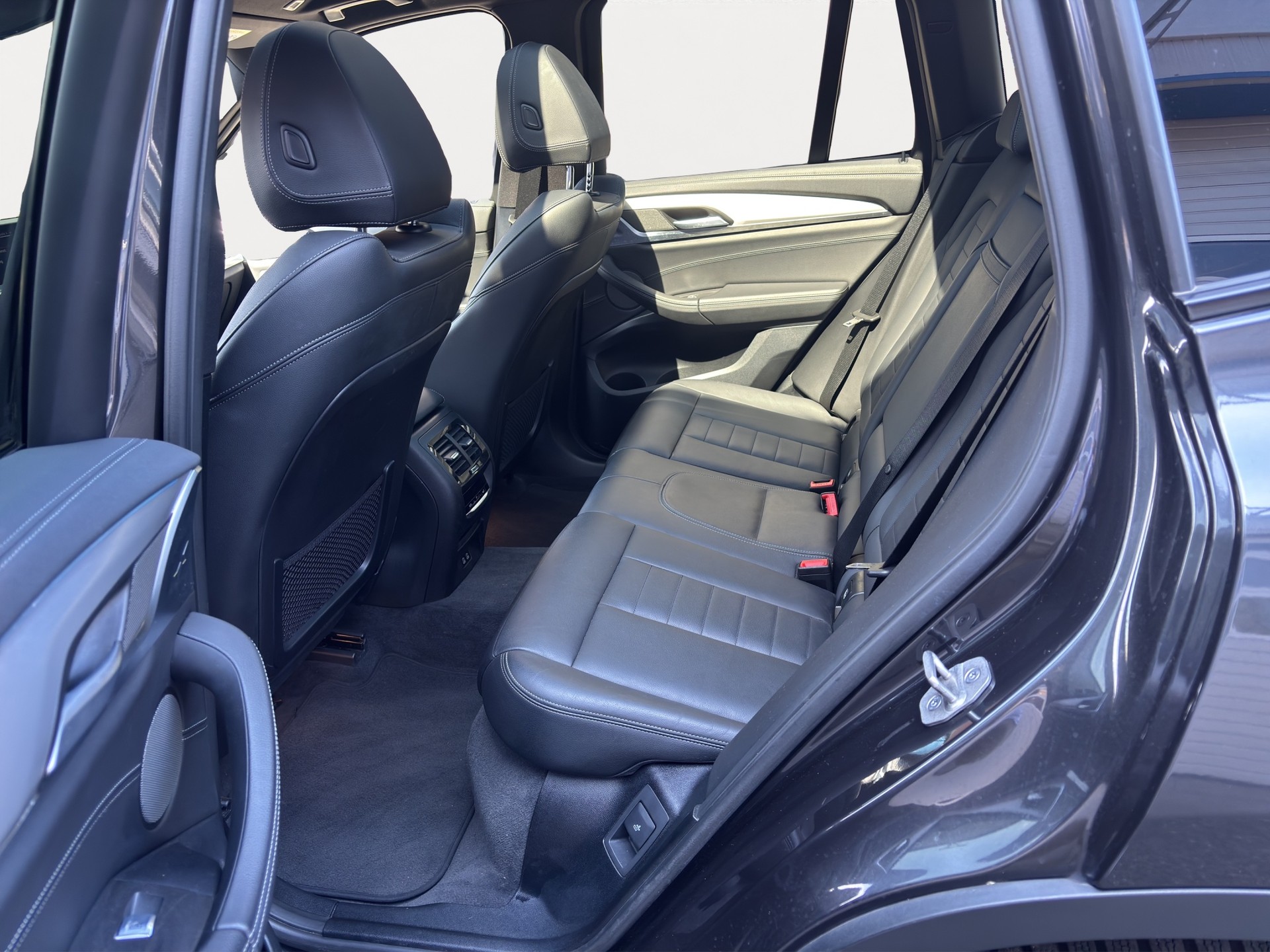 BMW iX3 Impressive-image-11