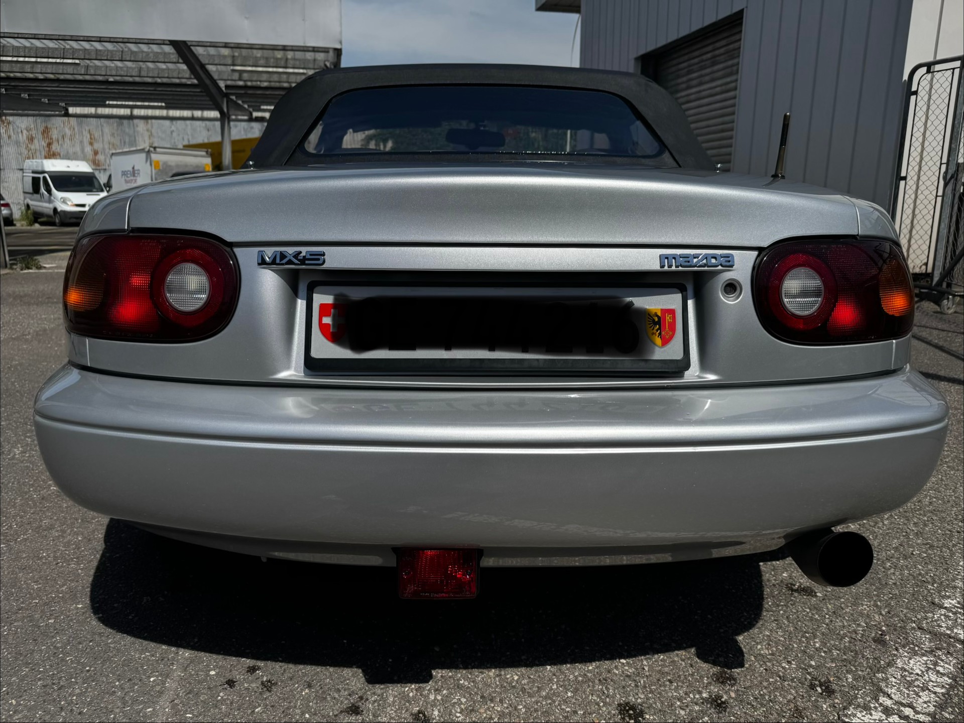 MAZDA 1.6i-16V-image-1