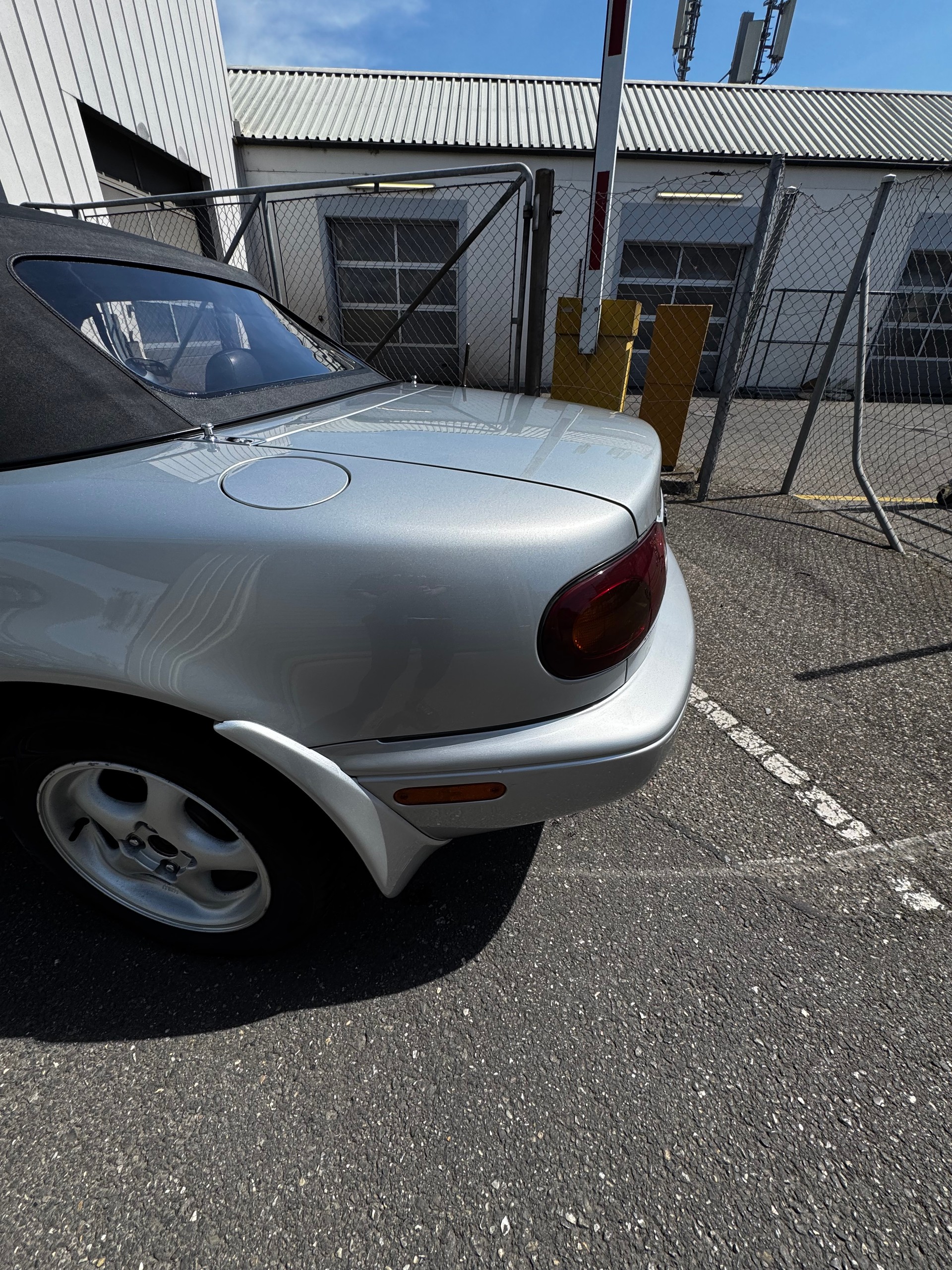 MAZDA 1.6i-16V-image-3