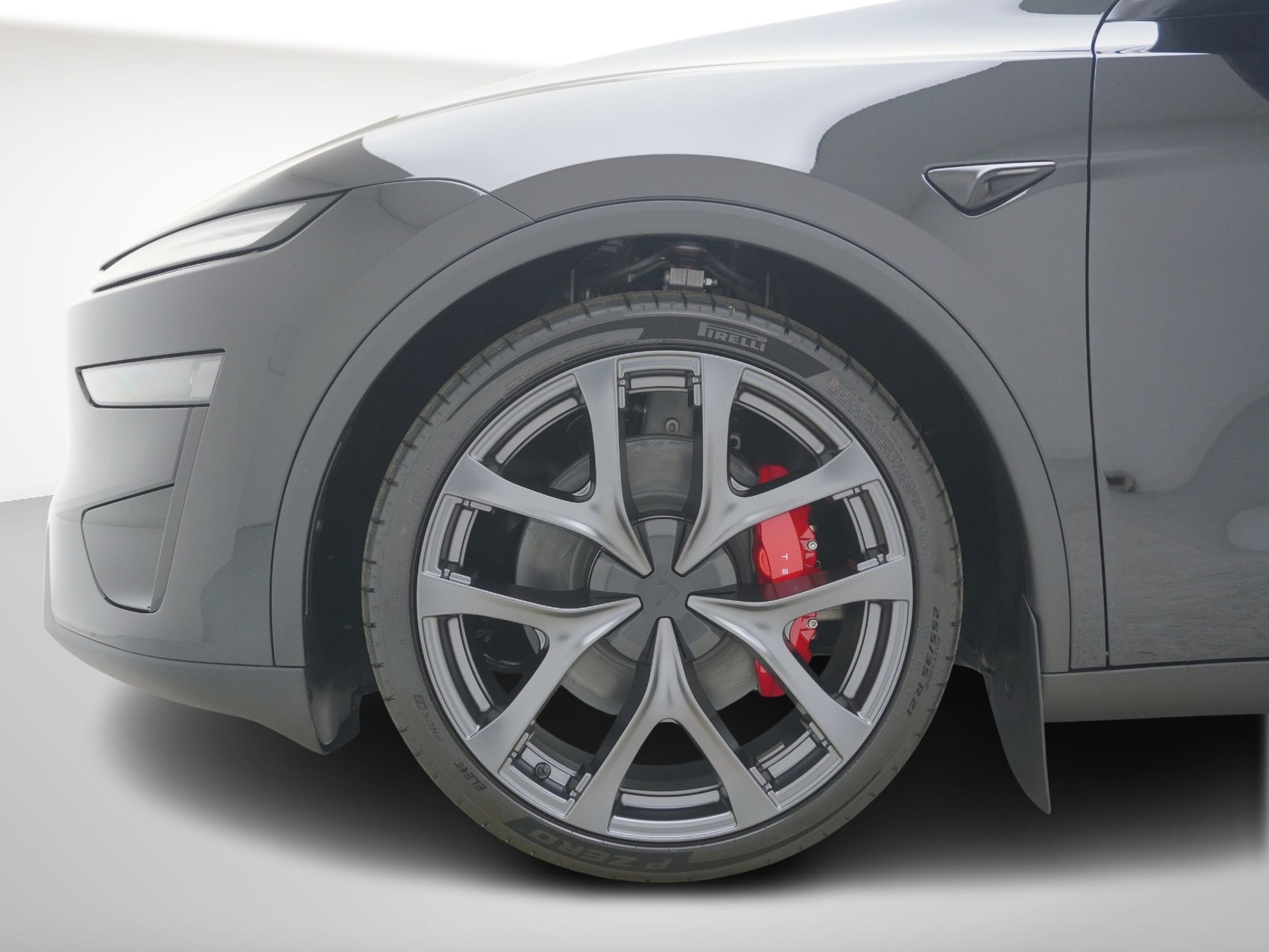 TESLA Model Y Performance AWD-image-11