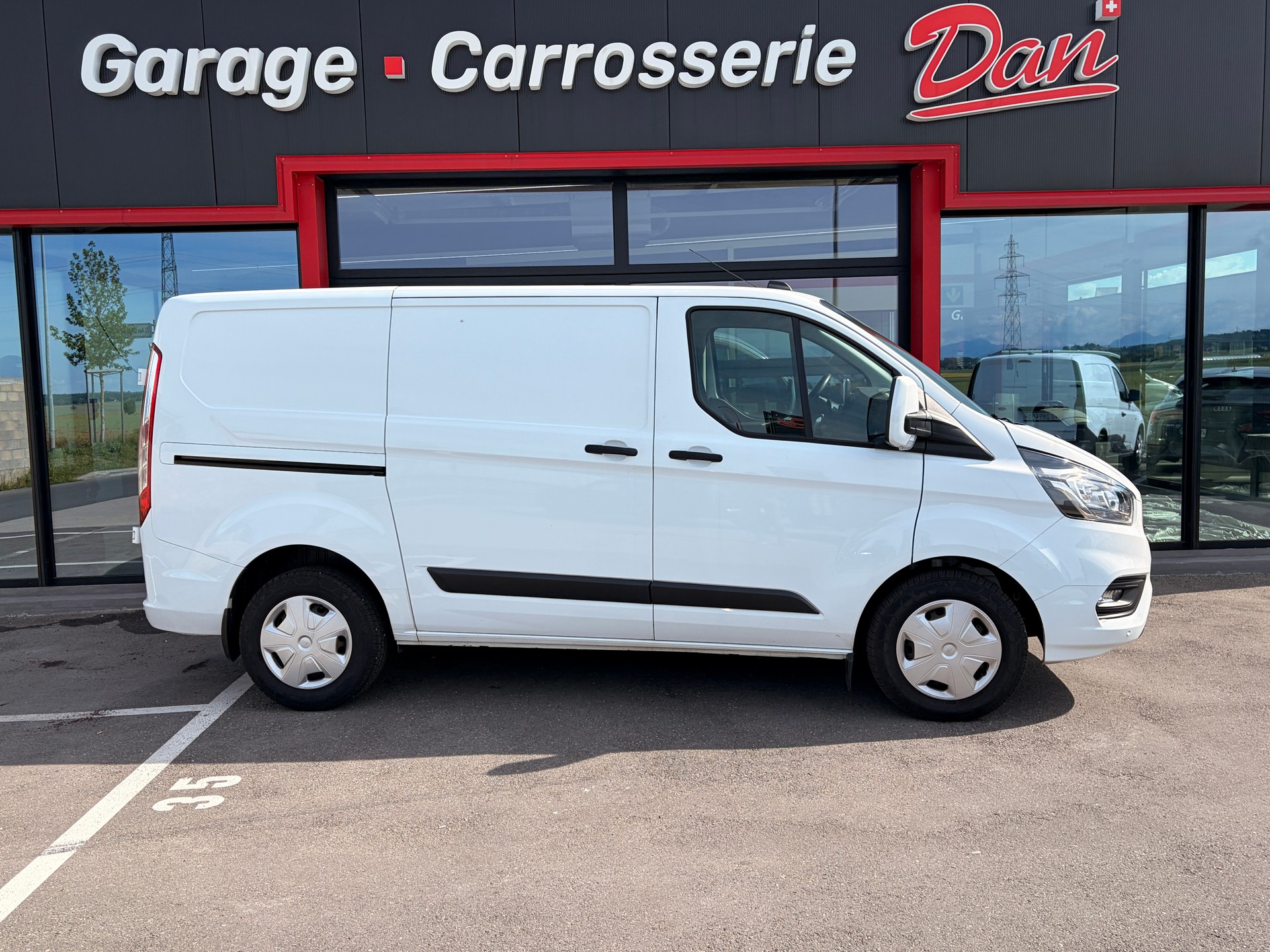FORD Transit Custom Van 1.0 Eco Boost 340 L1H1 Trend PHEV-image-0