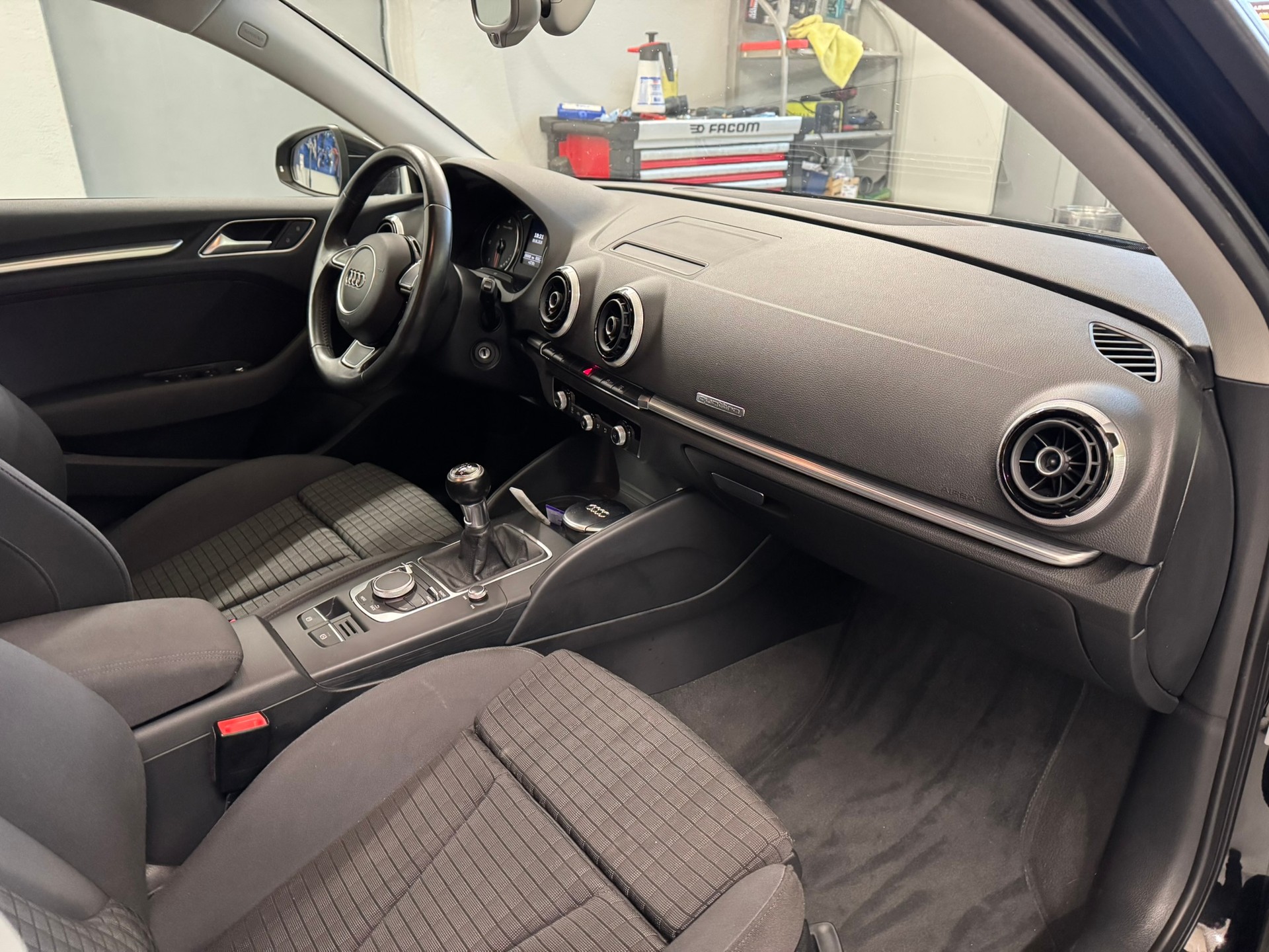 AUDI A3 Sportback 2.0 TDI Attraction quattro-image-6