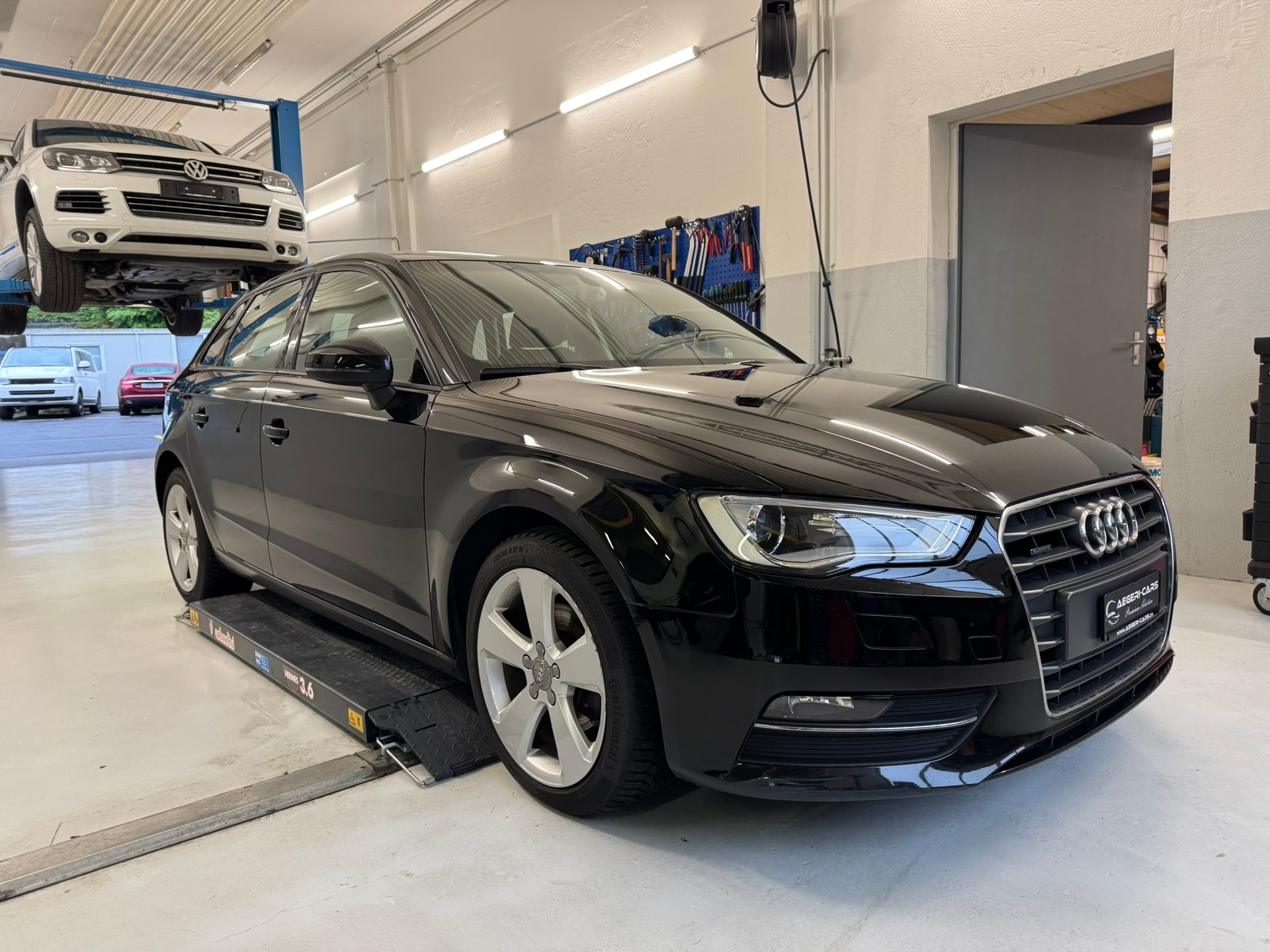 AUDI A3 Sportback 2.0 TDI Attraction quattro-image-2