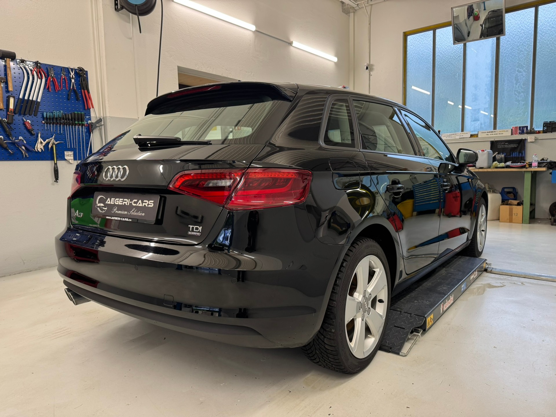 AUDI A3 Sportback 2.0 TDI Attraction quattro-image-3
