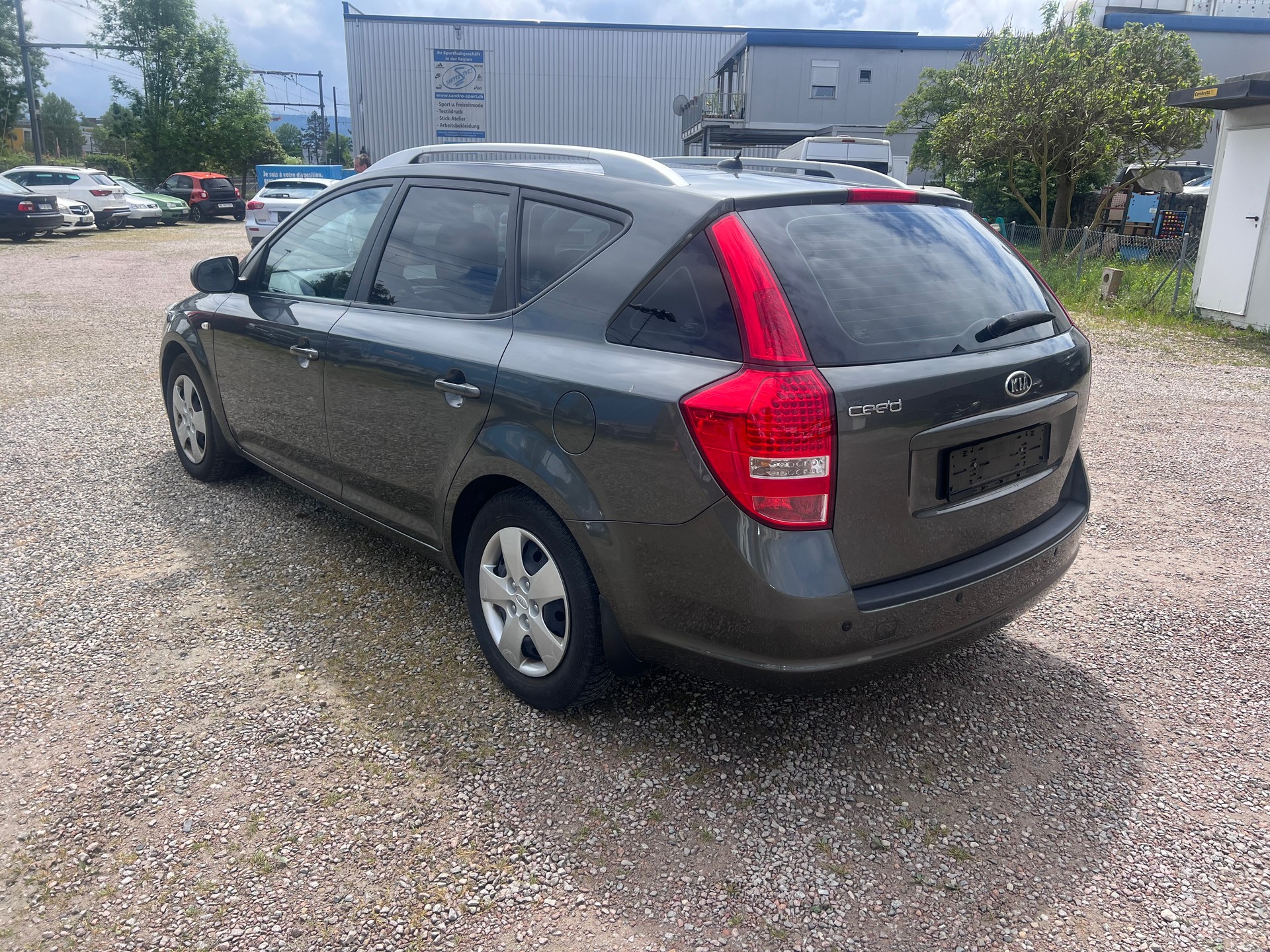 KIA Cee'd 1.4 16V Basic-image-3