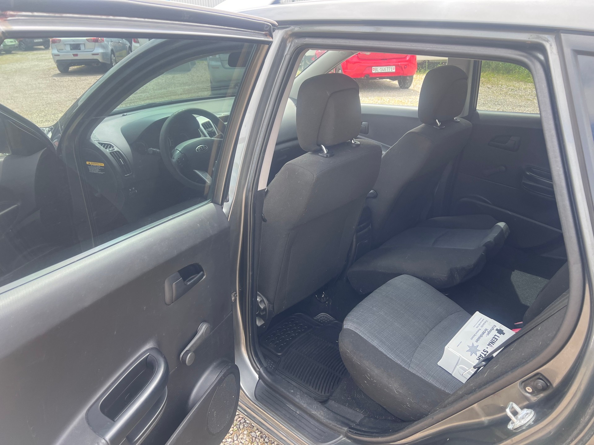 KIA Cee'd 1.4 16V Basic-image-9