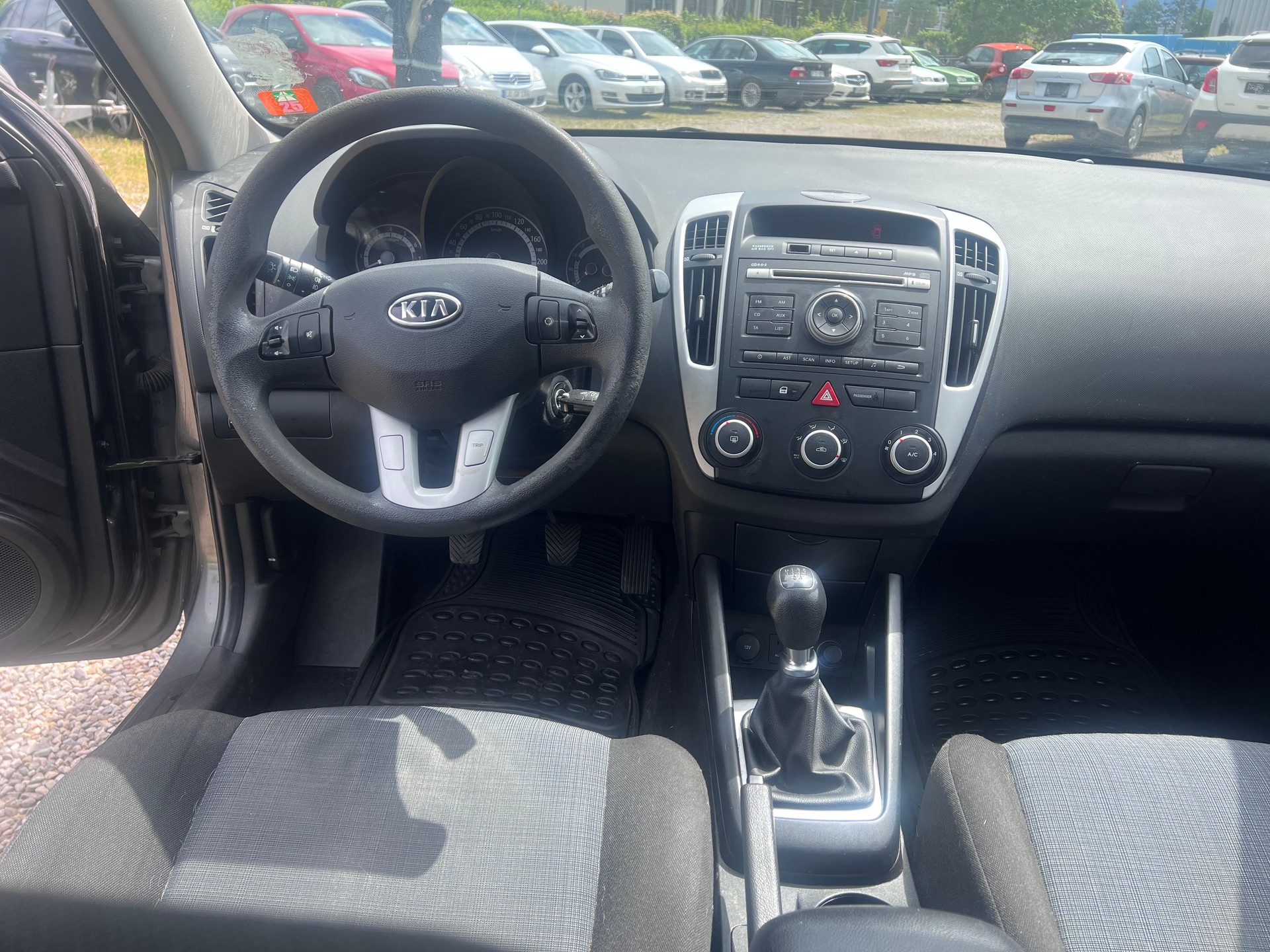 KIA Cee'd 1.4 16V Basic-image-12