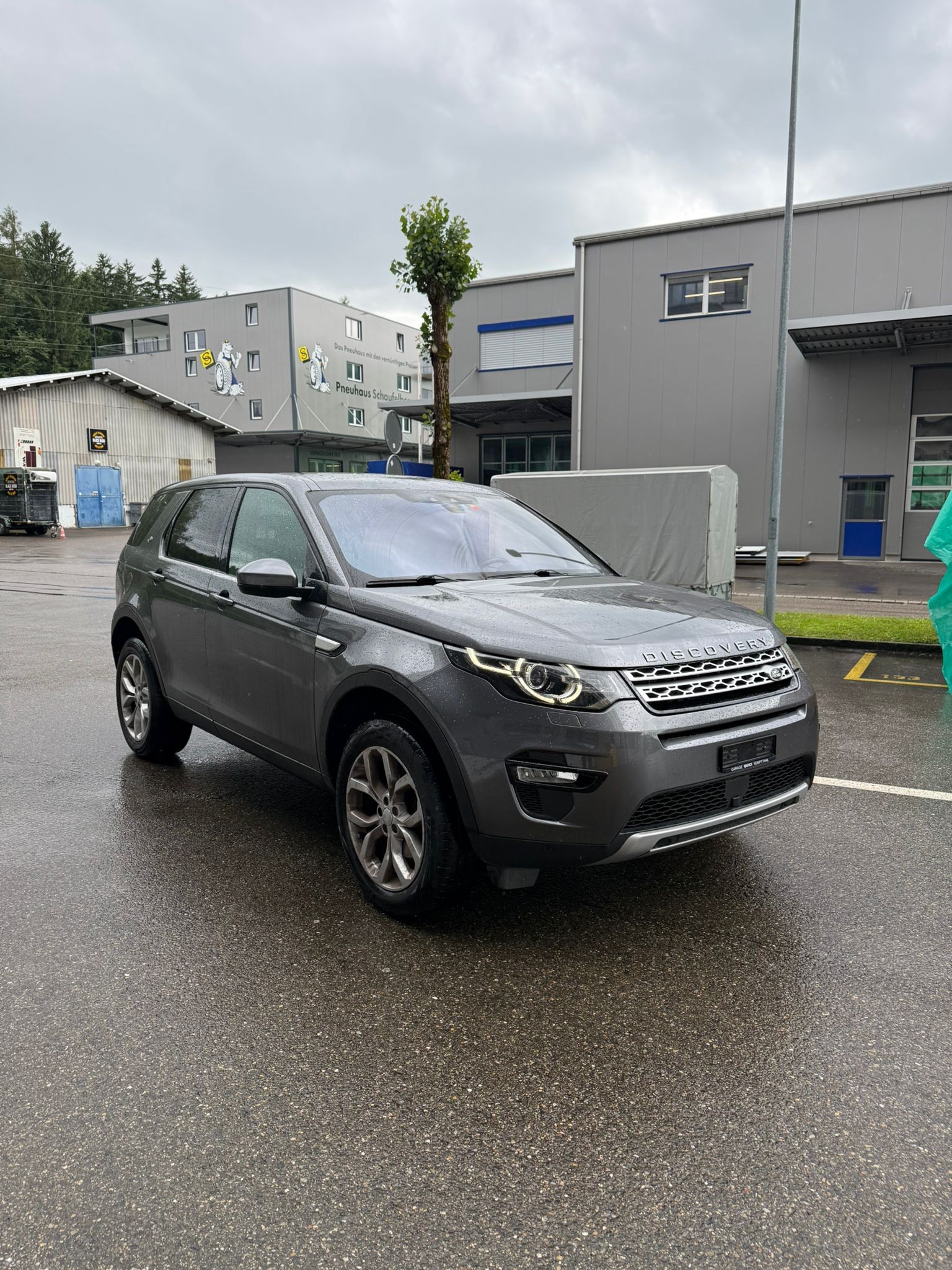 LAND ROVER Discovery Sport 2.0 TD4 SE AT9-image-2