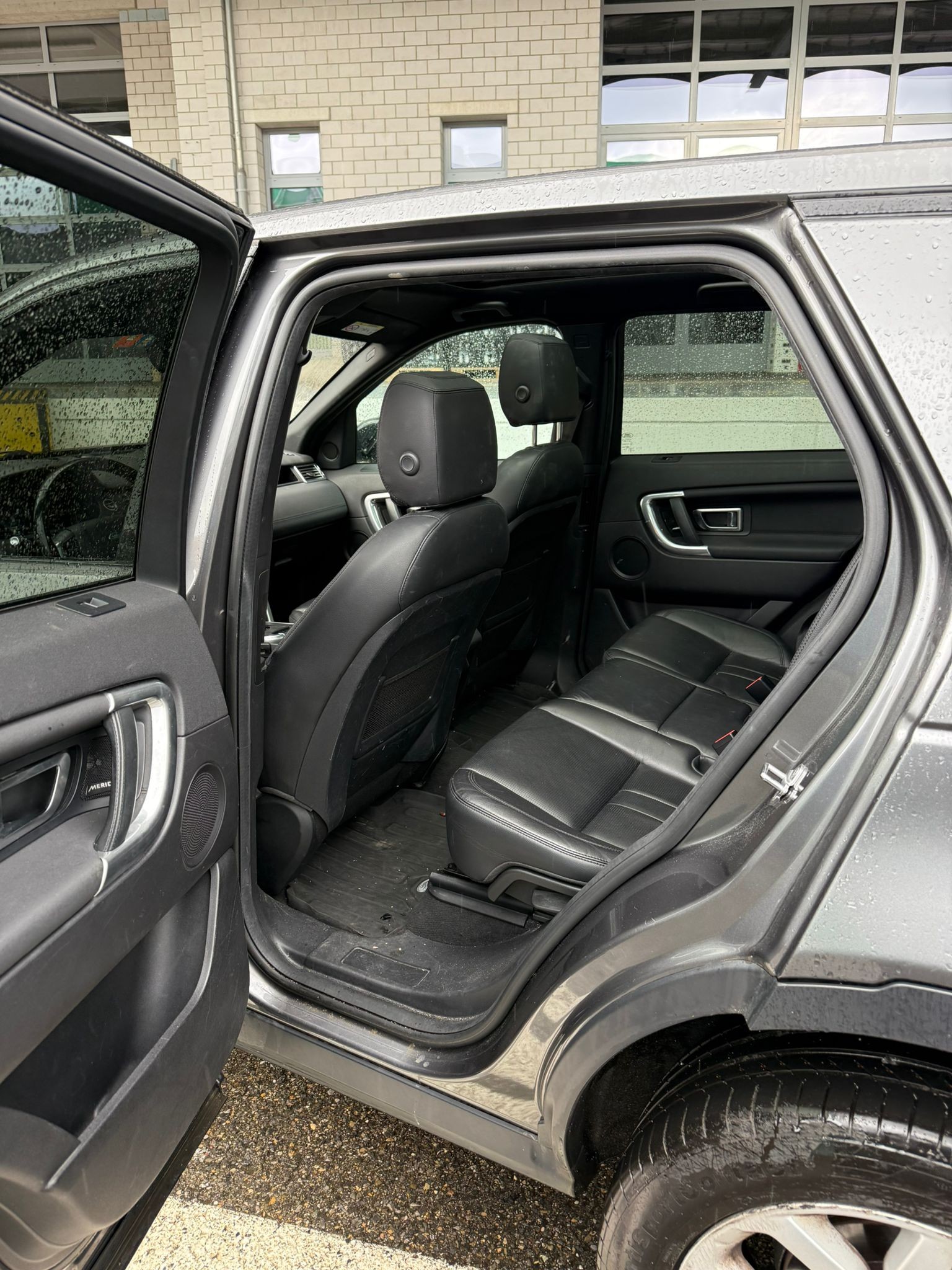 LAND ROVER Discovery Sport 2.0 TD4 SE AT9-image-8