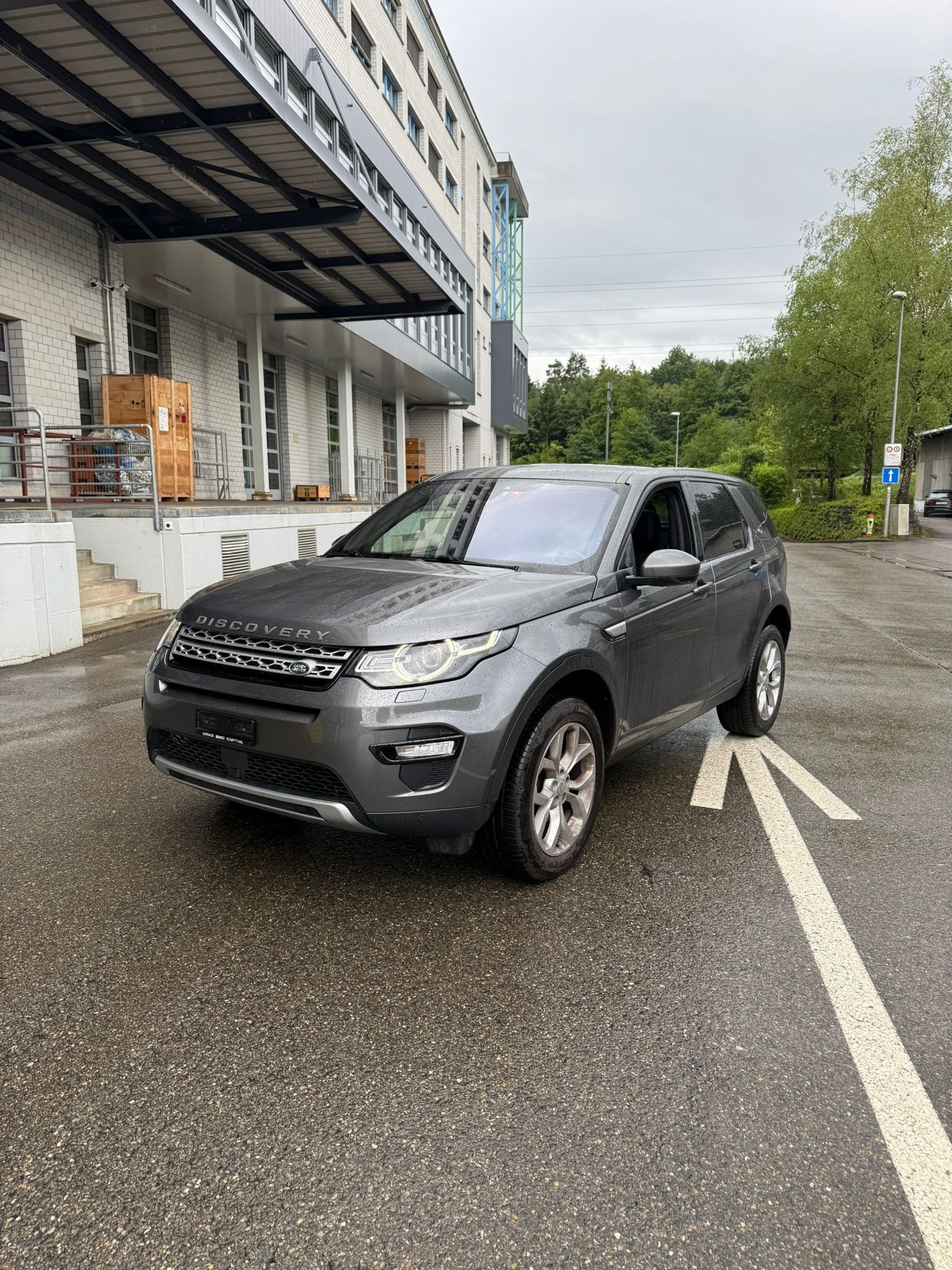 LAND ROVER Discovery Sport 2.0 TD4 SE AT9-image-0