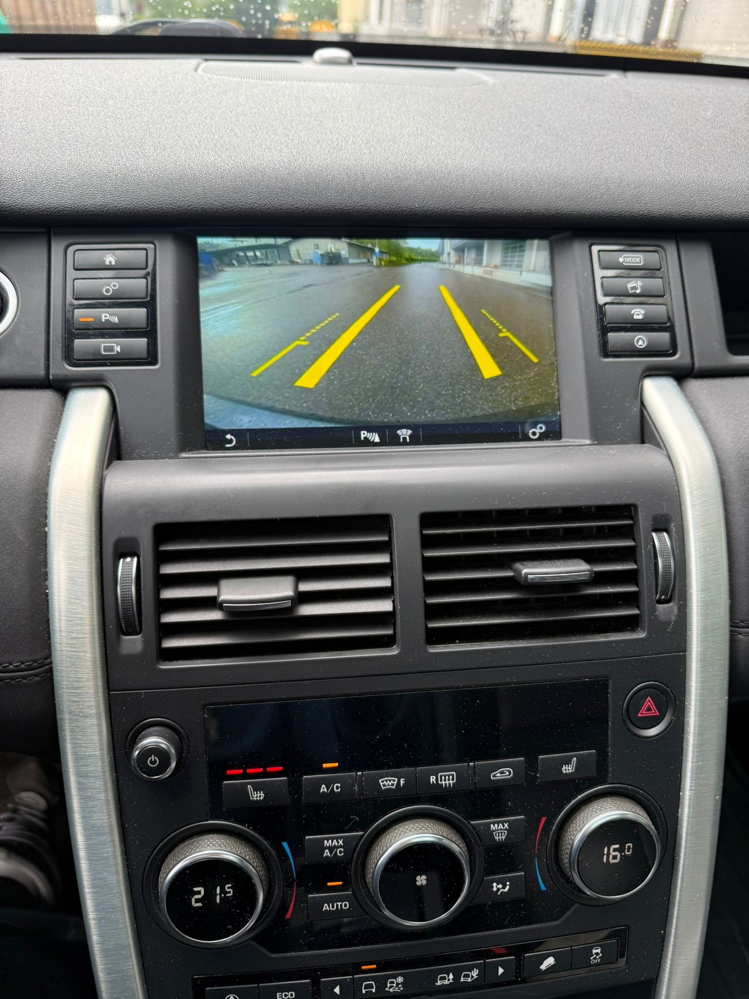 LAND ROVER Discovery Sport 2.0 TD4 SE AT9-image-12