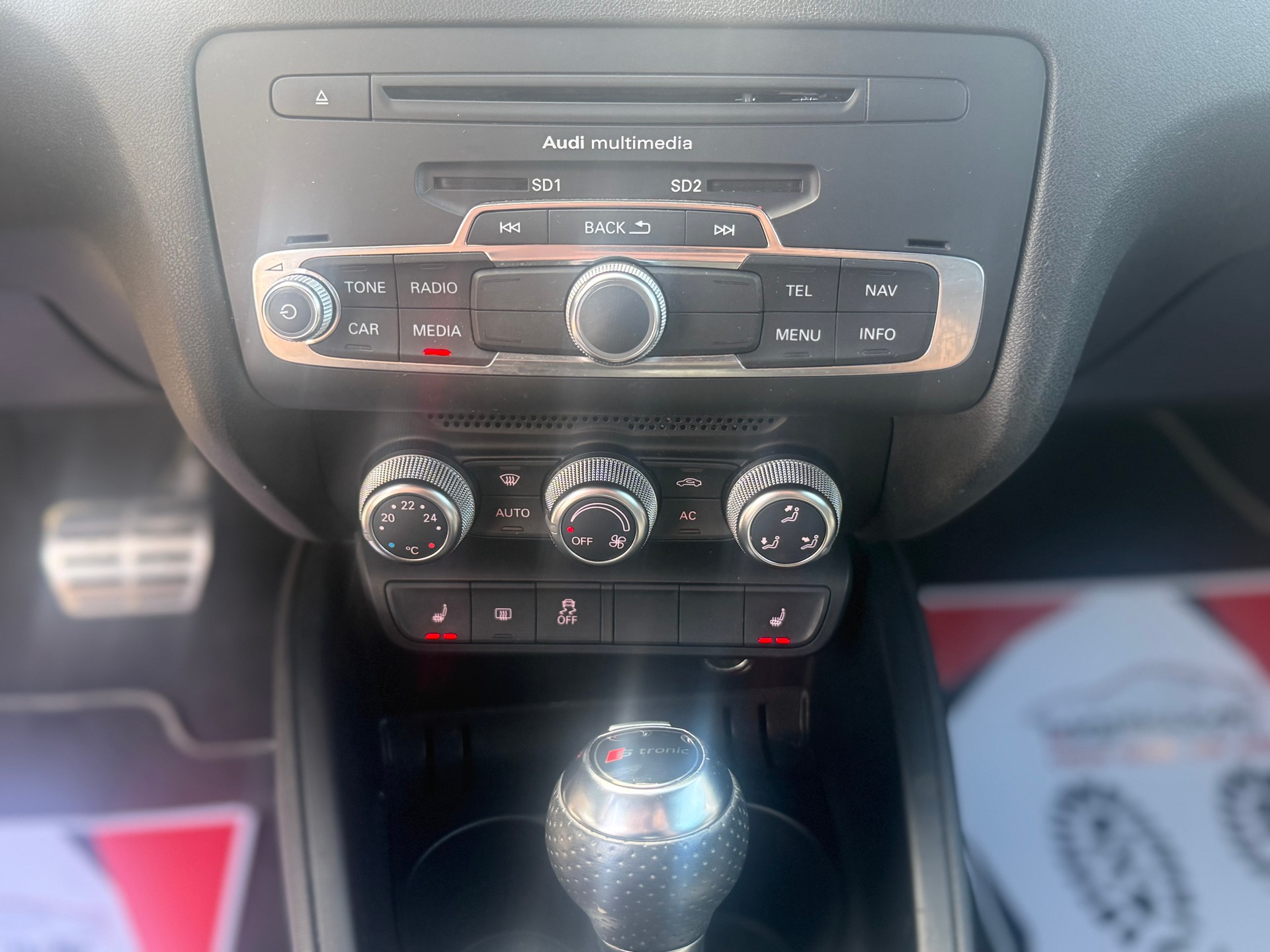 AUDI A1 1.4 TFSI Ambition S-tronic-image-12
