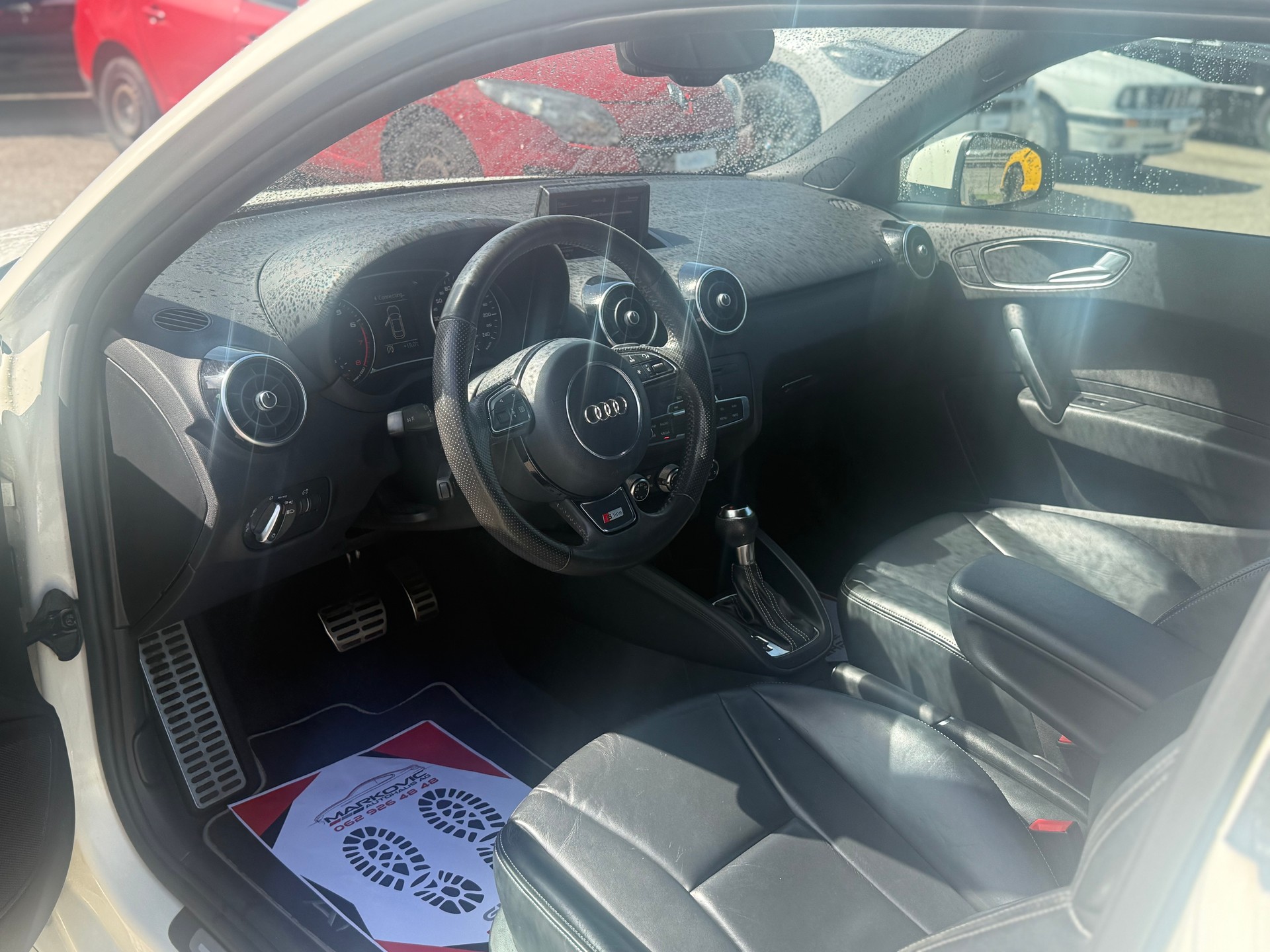 AUDI A1 1.4 TFSI Ambition S-tronic-image-4
