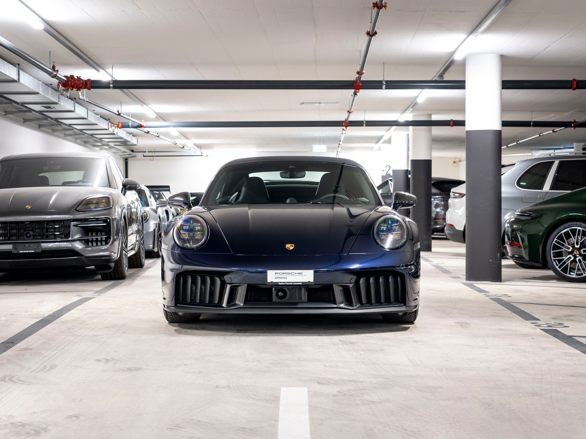 PORSCHE 911 Carrera 4 Cabriolet GTS PDK-image-3