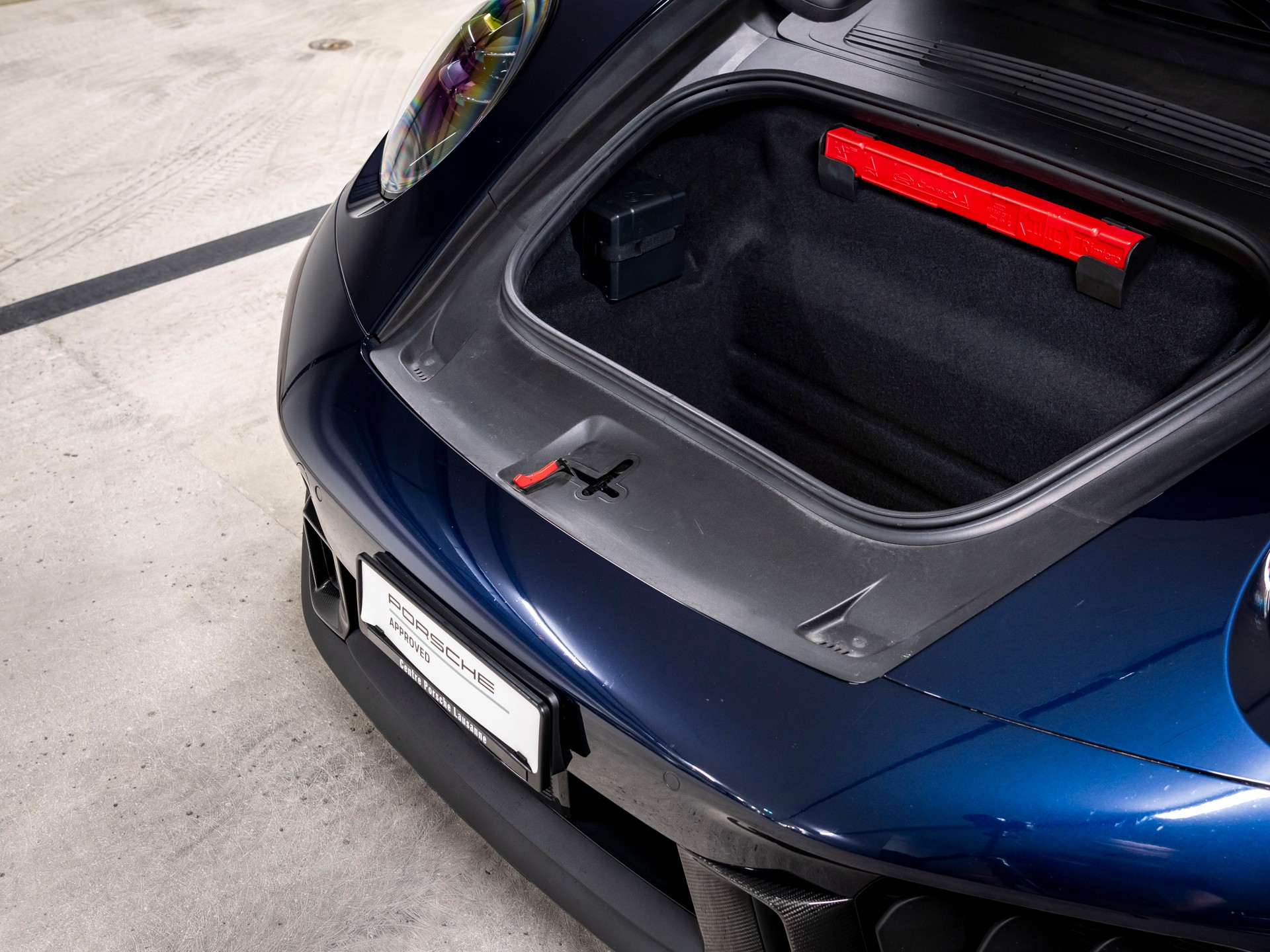 PORSCHE 911 Carrera 4 Cabriolet GTS PDK-image-9