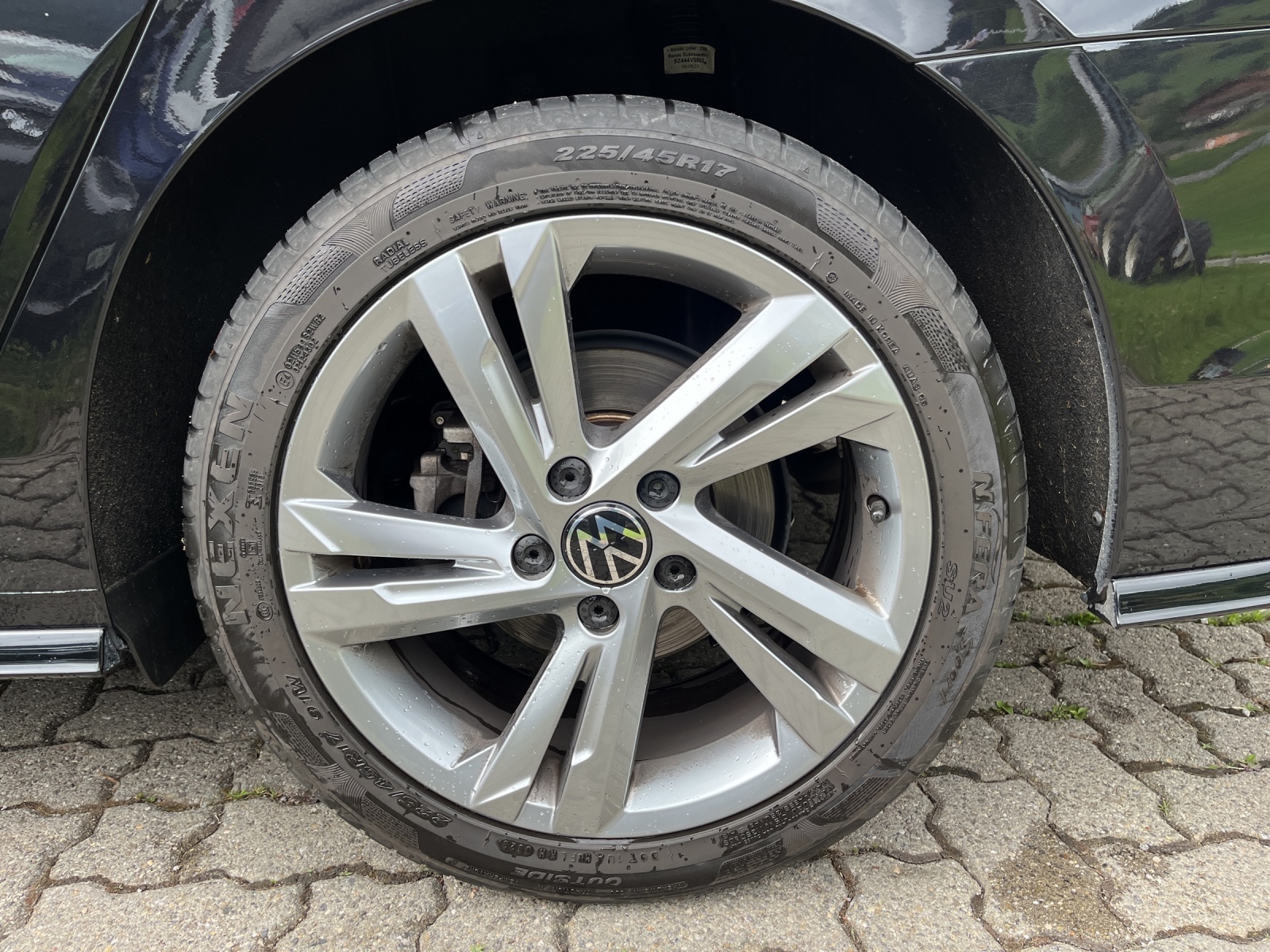 VW Golf Variant 2.0 TDI R-Line DSG 4Motion-image-14