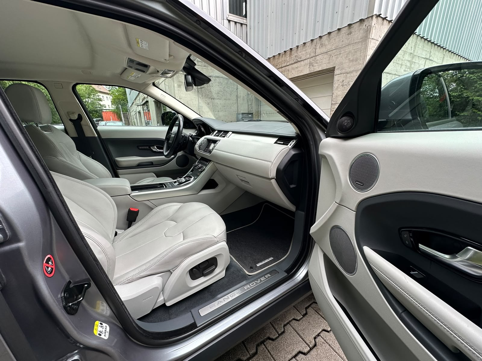 LAND ROVER Range Rover Evoque 2.0 Si4 Prestige AT6-image-15