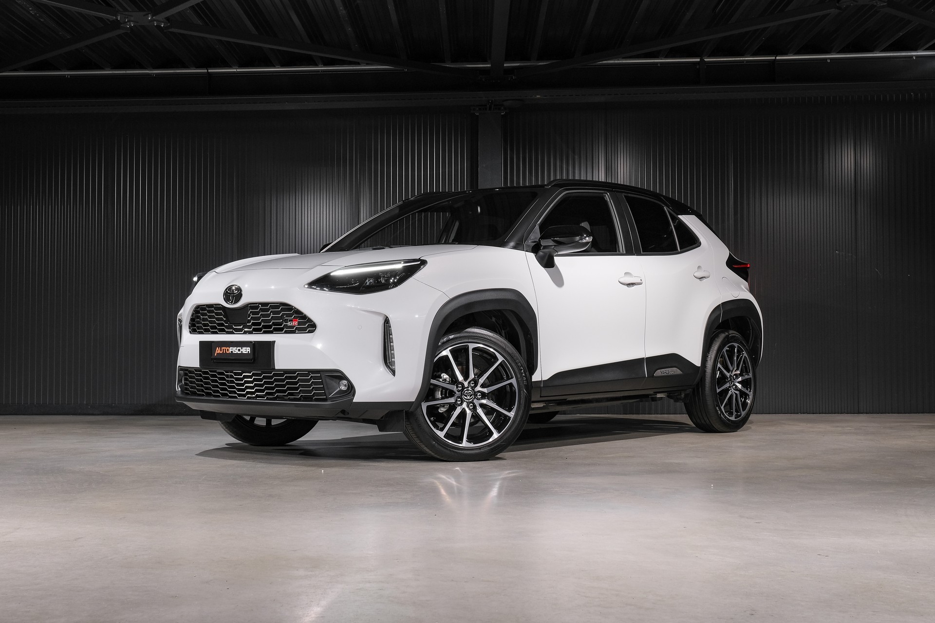 TOYOTA Yaris Cross 1.5 GR Sport e-CVT-image-0