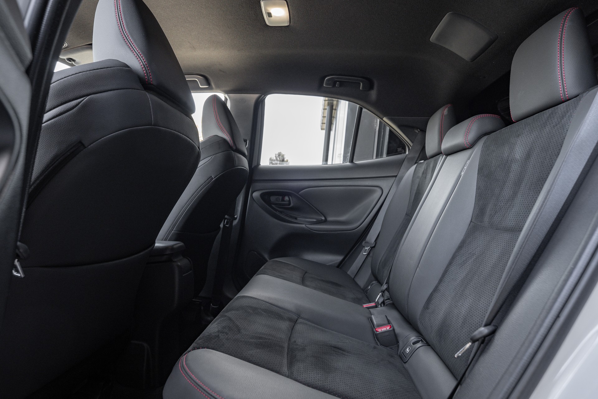 TOYOTA Yaris Cross 1.5 GR Sport e-CVT-image-11