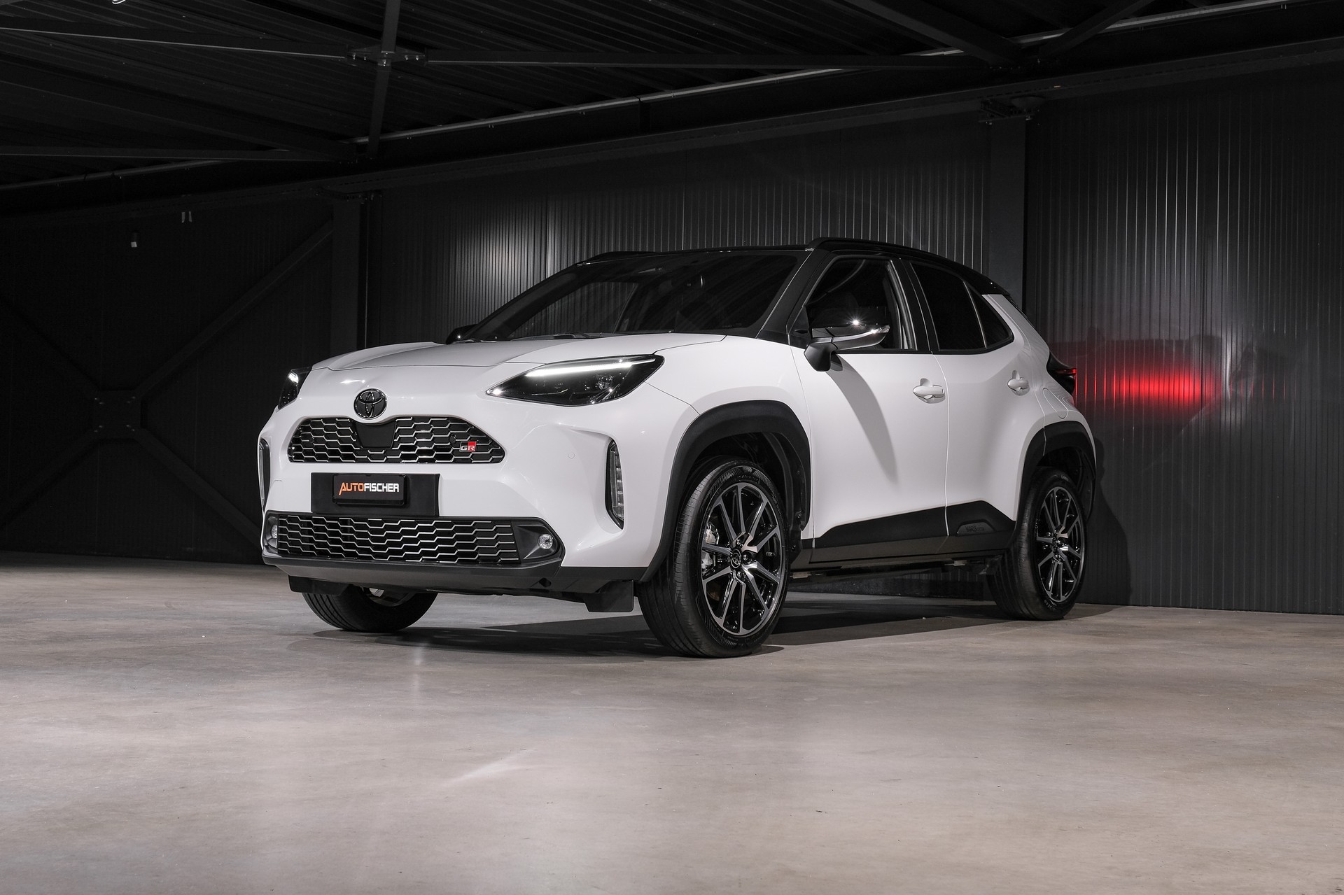 TOYOTA Yaris Cross 1.5 GR Sport e-CVT-image-3