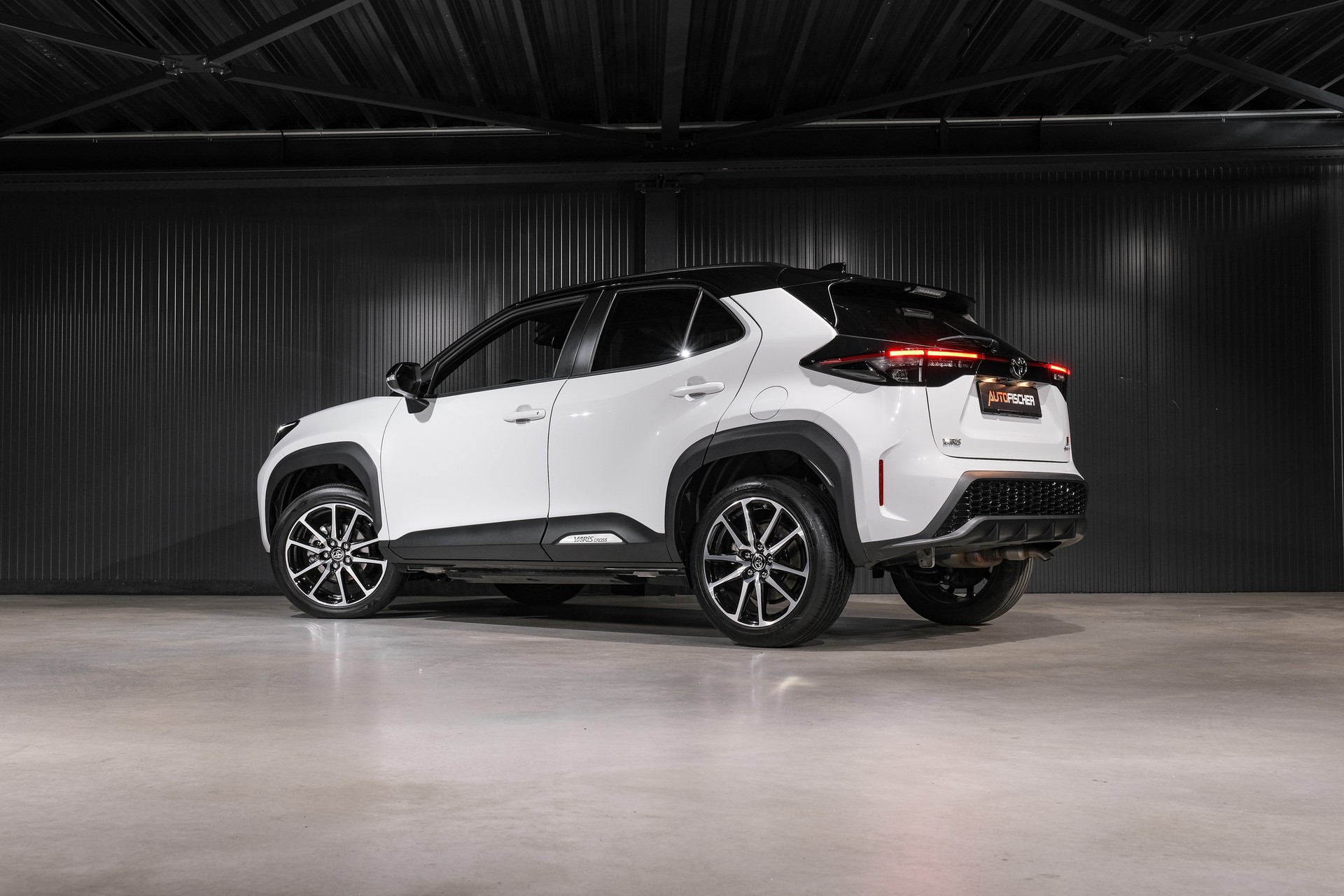 TOYOTA Yaris Cross 1.5 GR Sport e-CVT-image-1