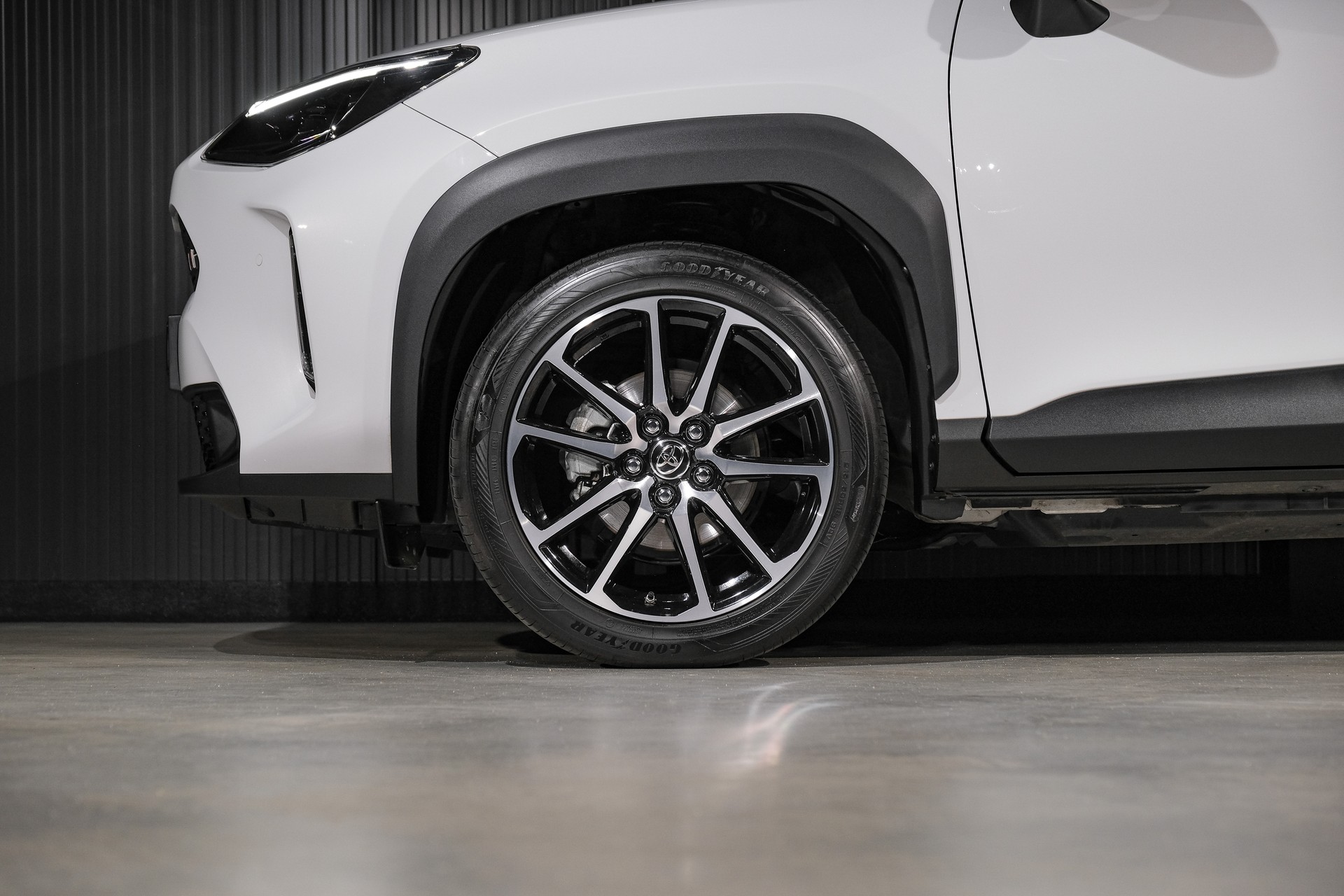 TOYOTA Yaris Cross 1.5 GR Sport e-CVT-image-26