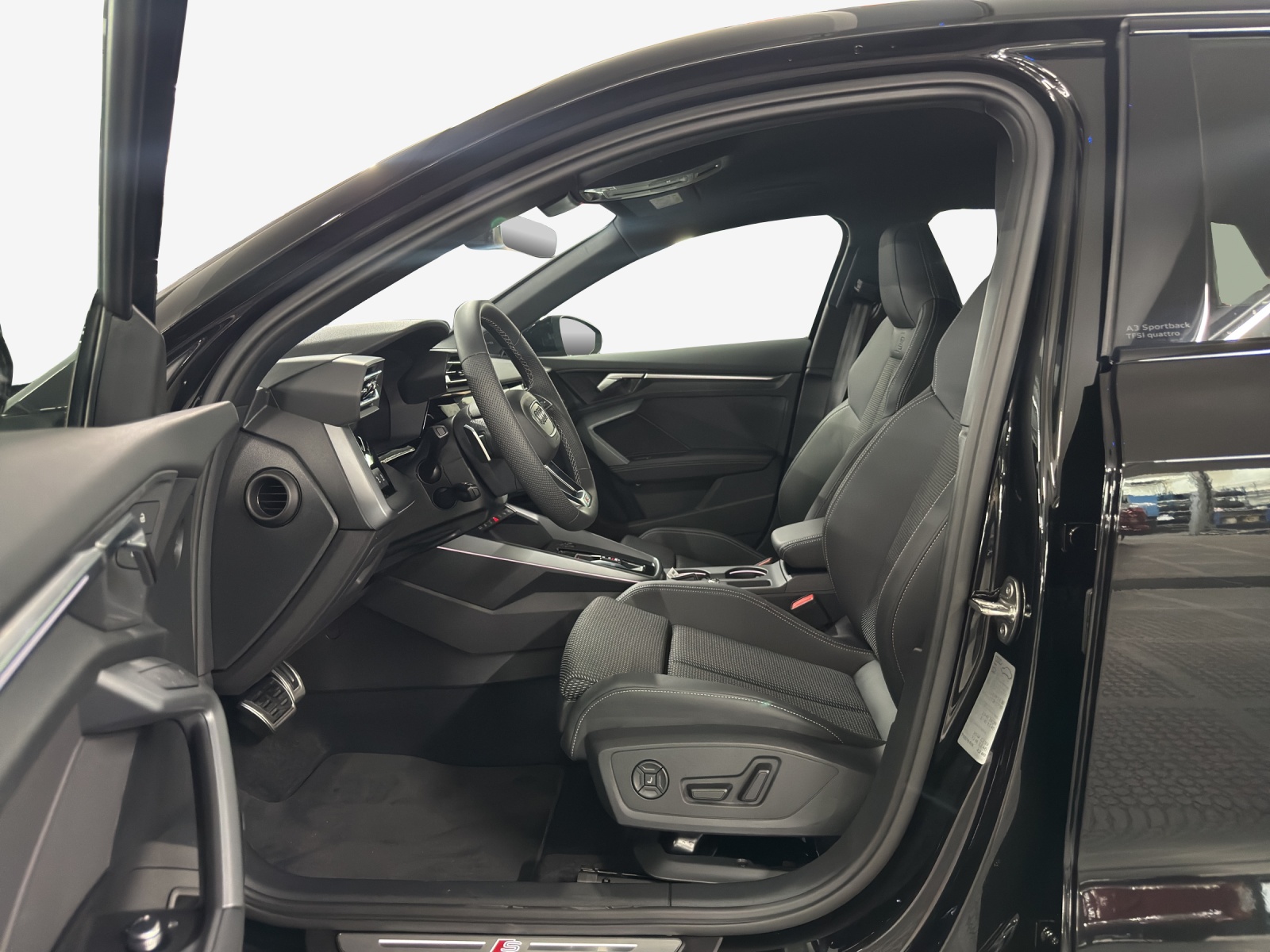 AUDI A3 Sportback TFSI 150 kW quattro S line S tronic-image-7