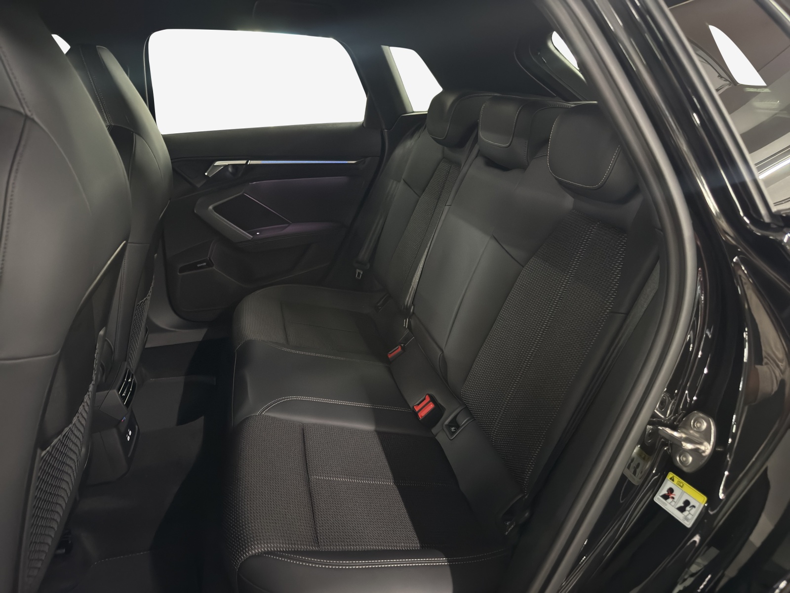 AUDI A3 Sportback TFSI 150 kW quattro S line S tronic-image-11