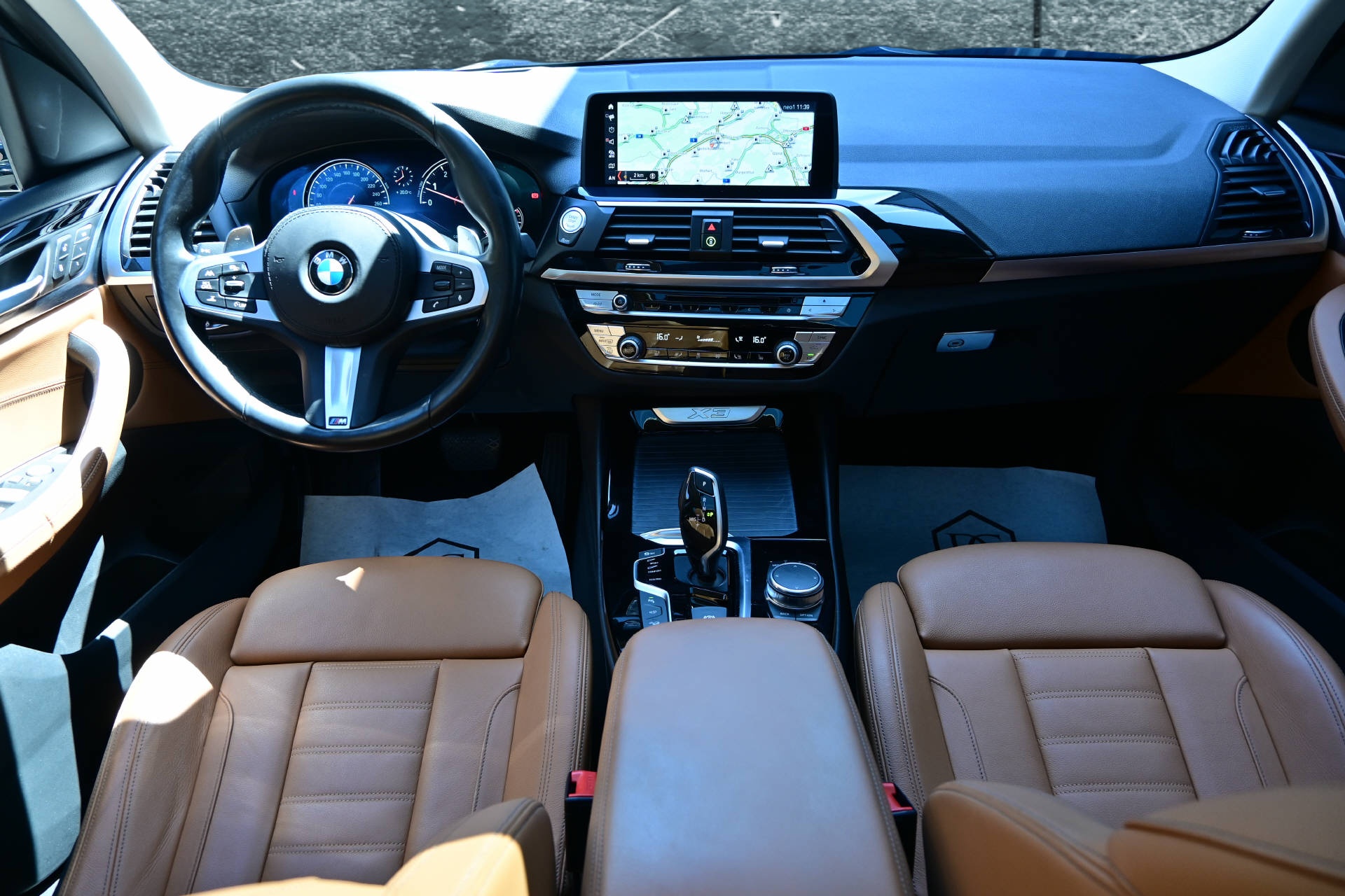 BMW X3 30i xDrive-image-11