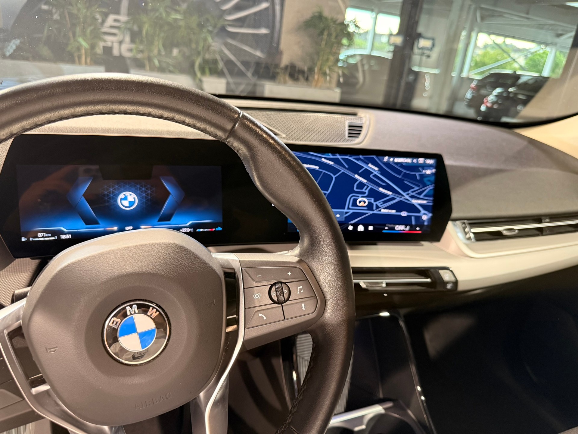 BMW X1 sDrive 18i-image-24