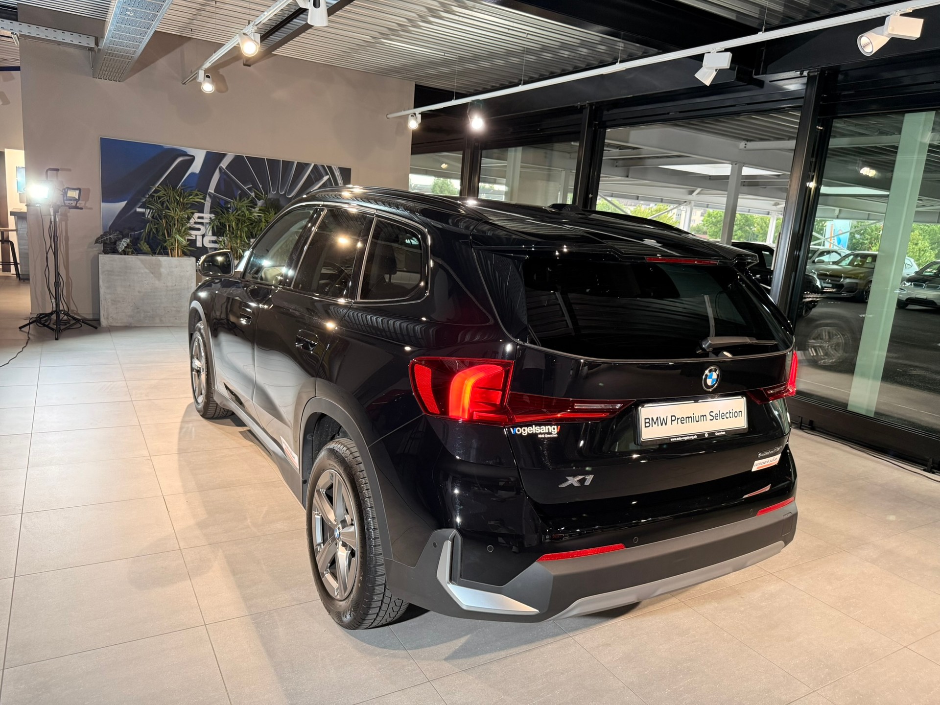 BMW X1 sDrive 18i-image-14