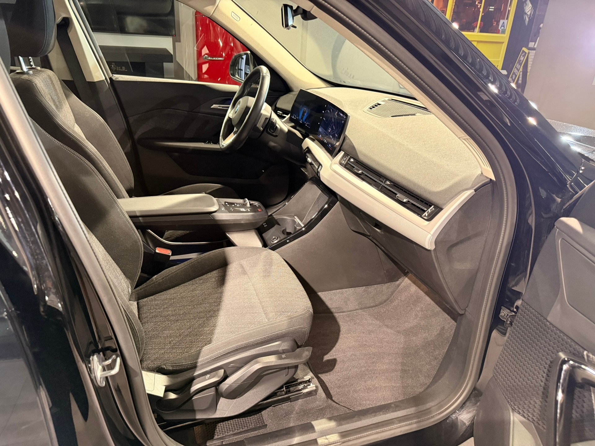 BMW X1 sDrive 18i-image-26