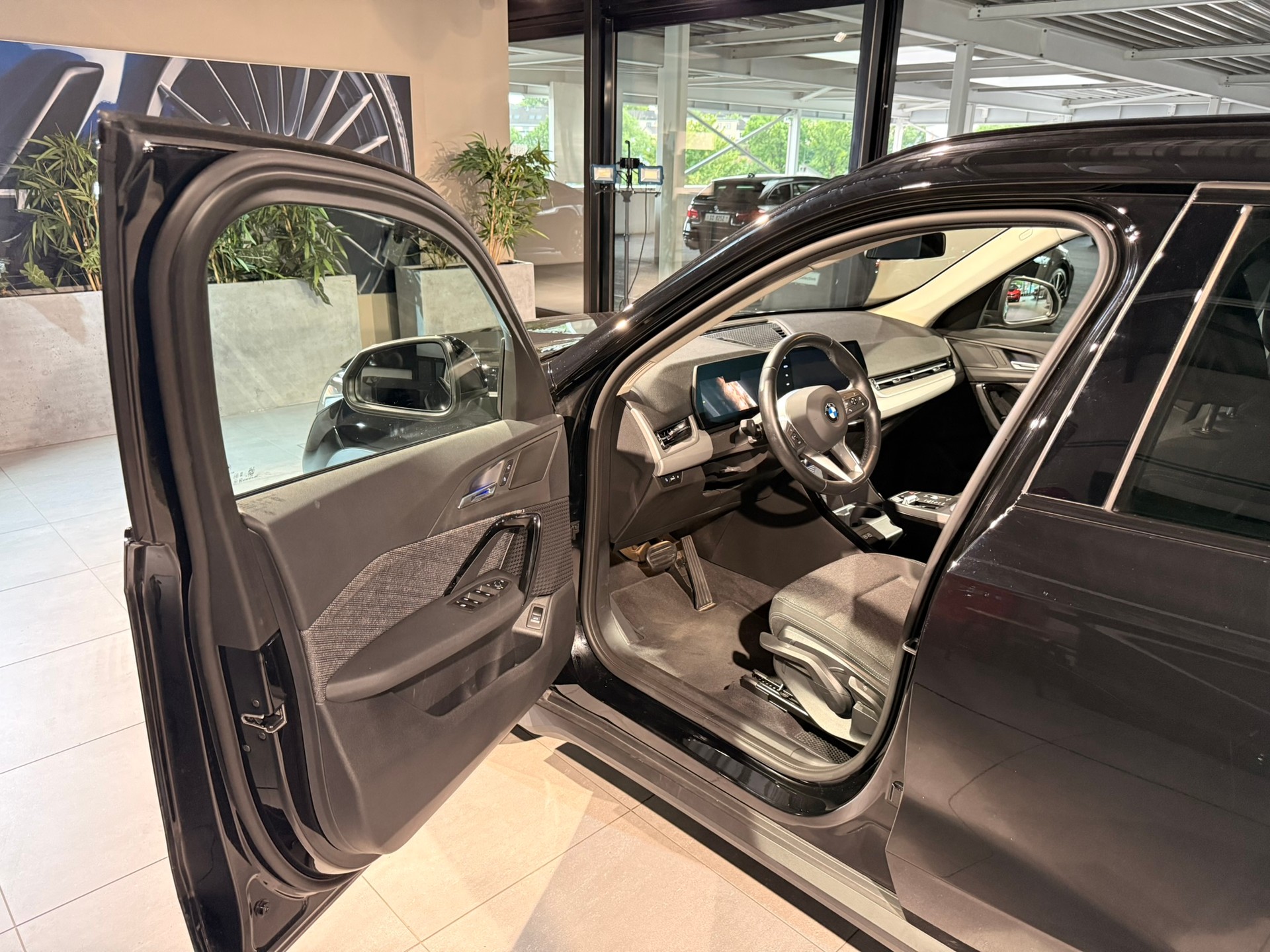 BMW X1 sDrive 18i-image-22