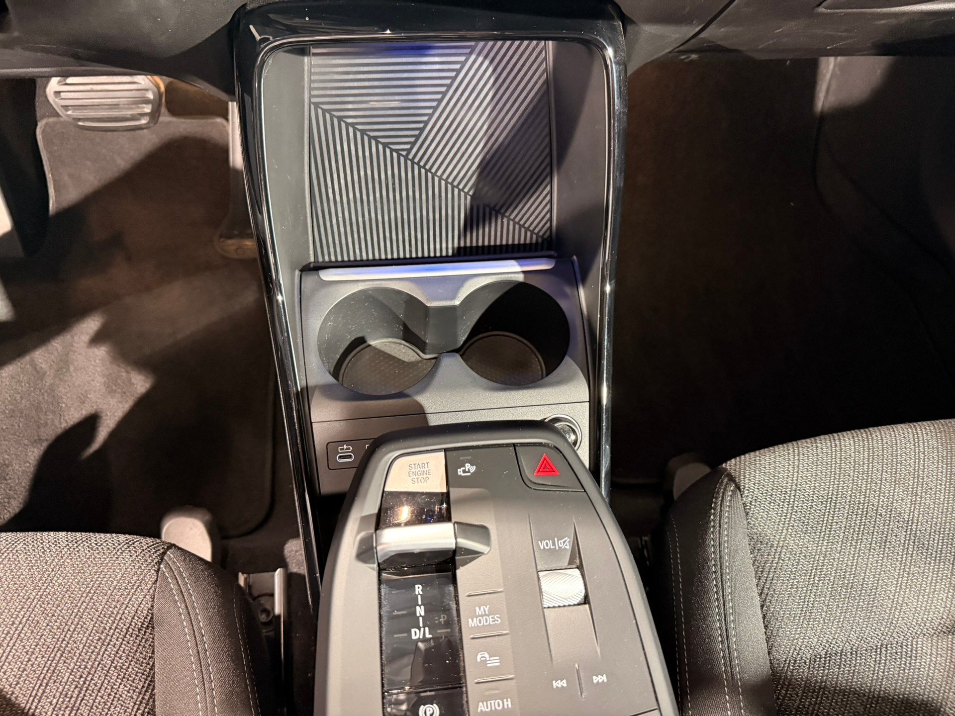 BMW X1 sDrive 18i-image-25