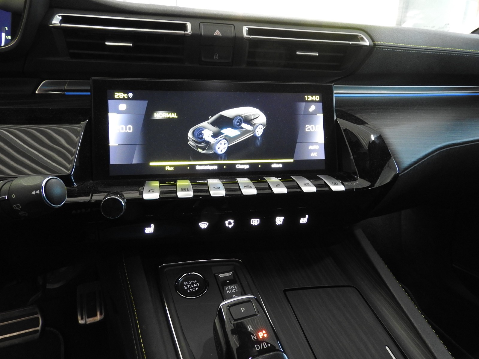 PEUGEOT 508 SW Hybrid4 360 e 4x4 Sport Engineered-image-10