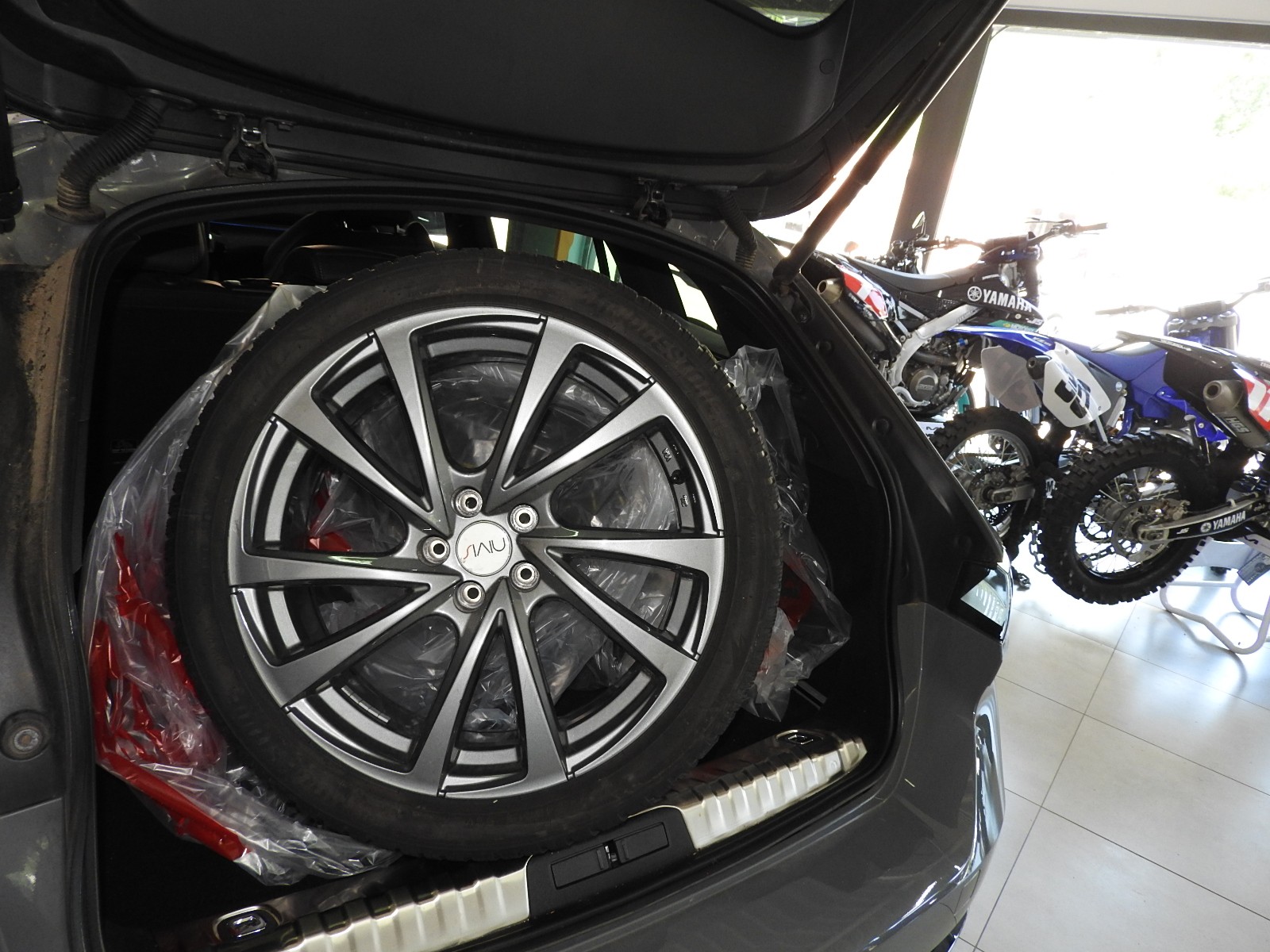 PEUGEOT 508 SW Hybrid4 360 e 4x4 Sport Engineered-image-12