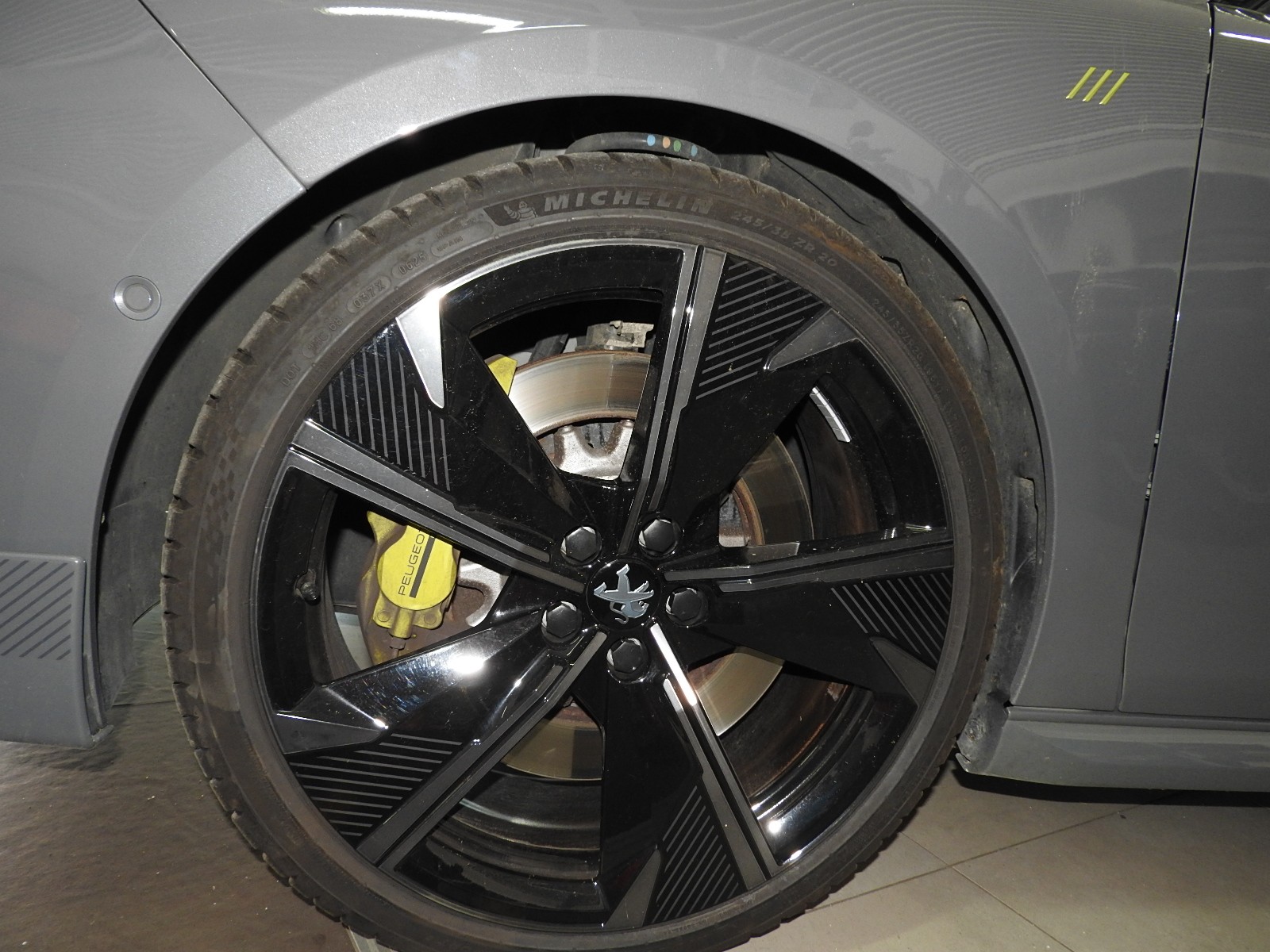 PEUGEOT 508 SW Hybrid4 360 e 4x4 Sport Engineered-image-5