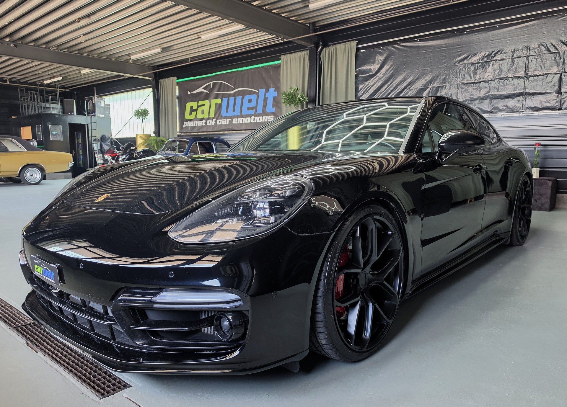 PORSCHE Panamera GTS PDK-image-7