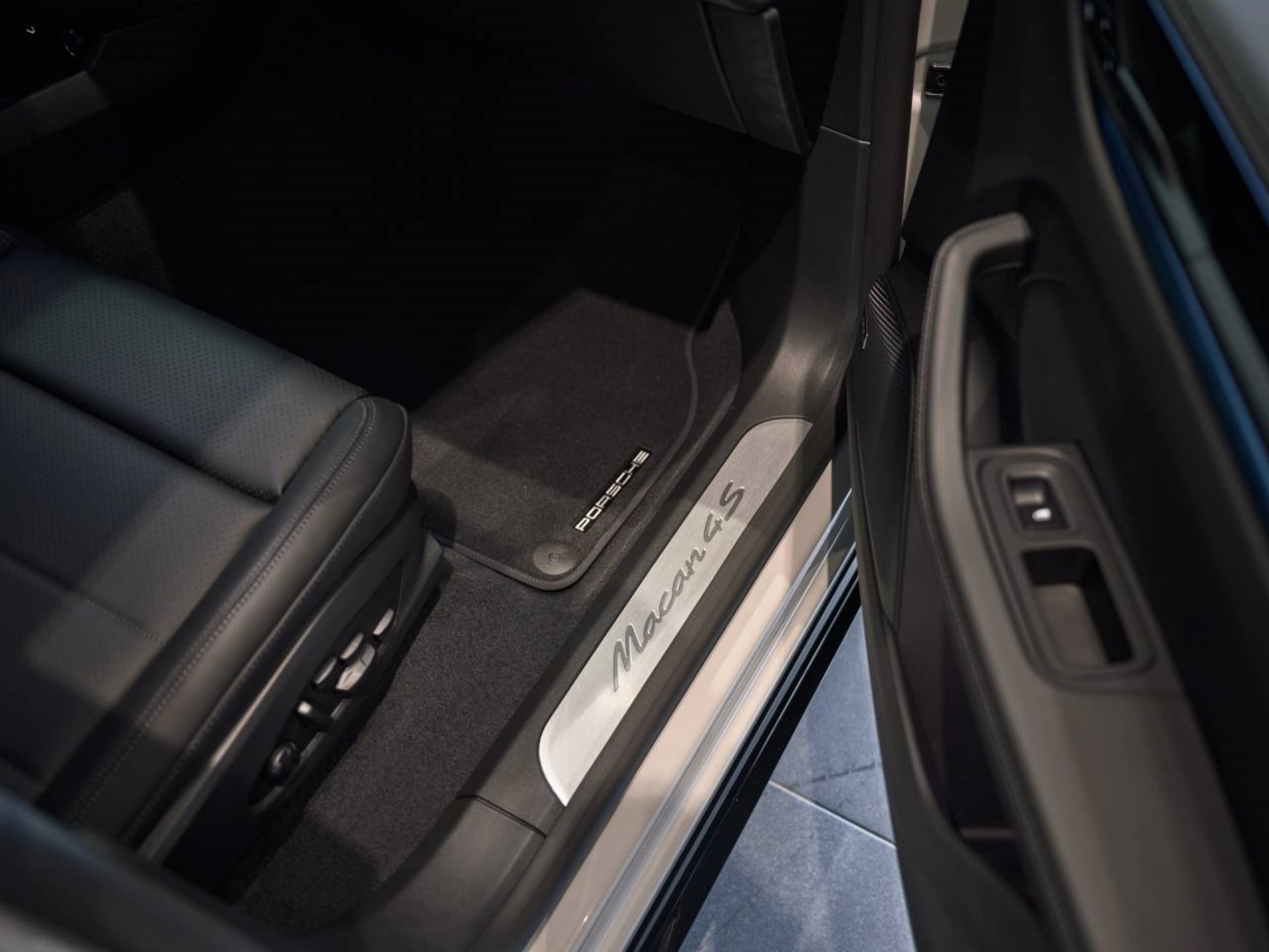 PORSCHE Macan 4S-image-23