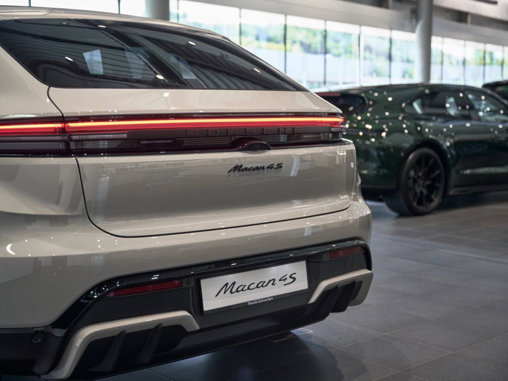 PORSCHE Macan 4S-image-27