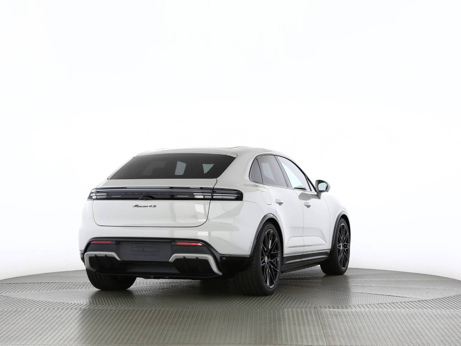 PORSCHE Macan 4S-showroom-element-2